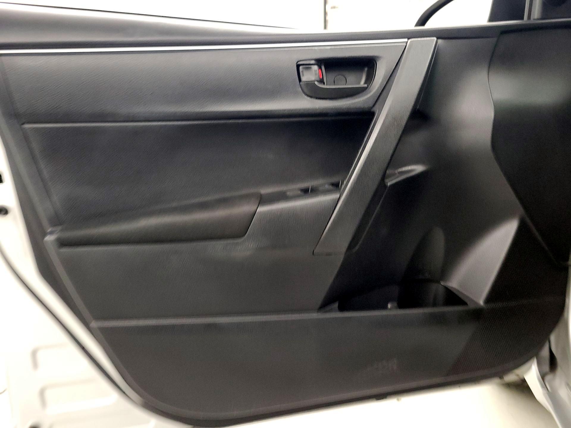 Thumbnail: 2016 Toyota Corolla - 12