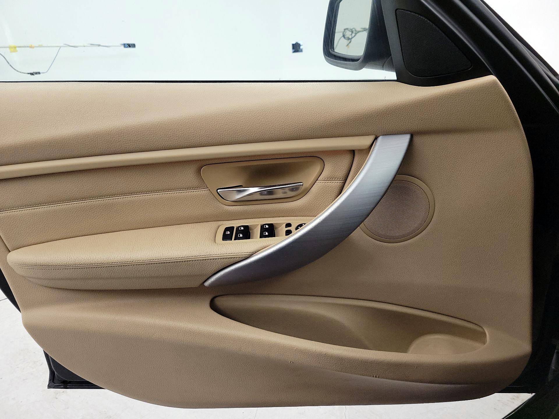 Thumbnail: 2015 BMW 3 Series - 12