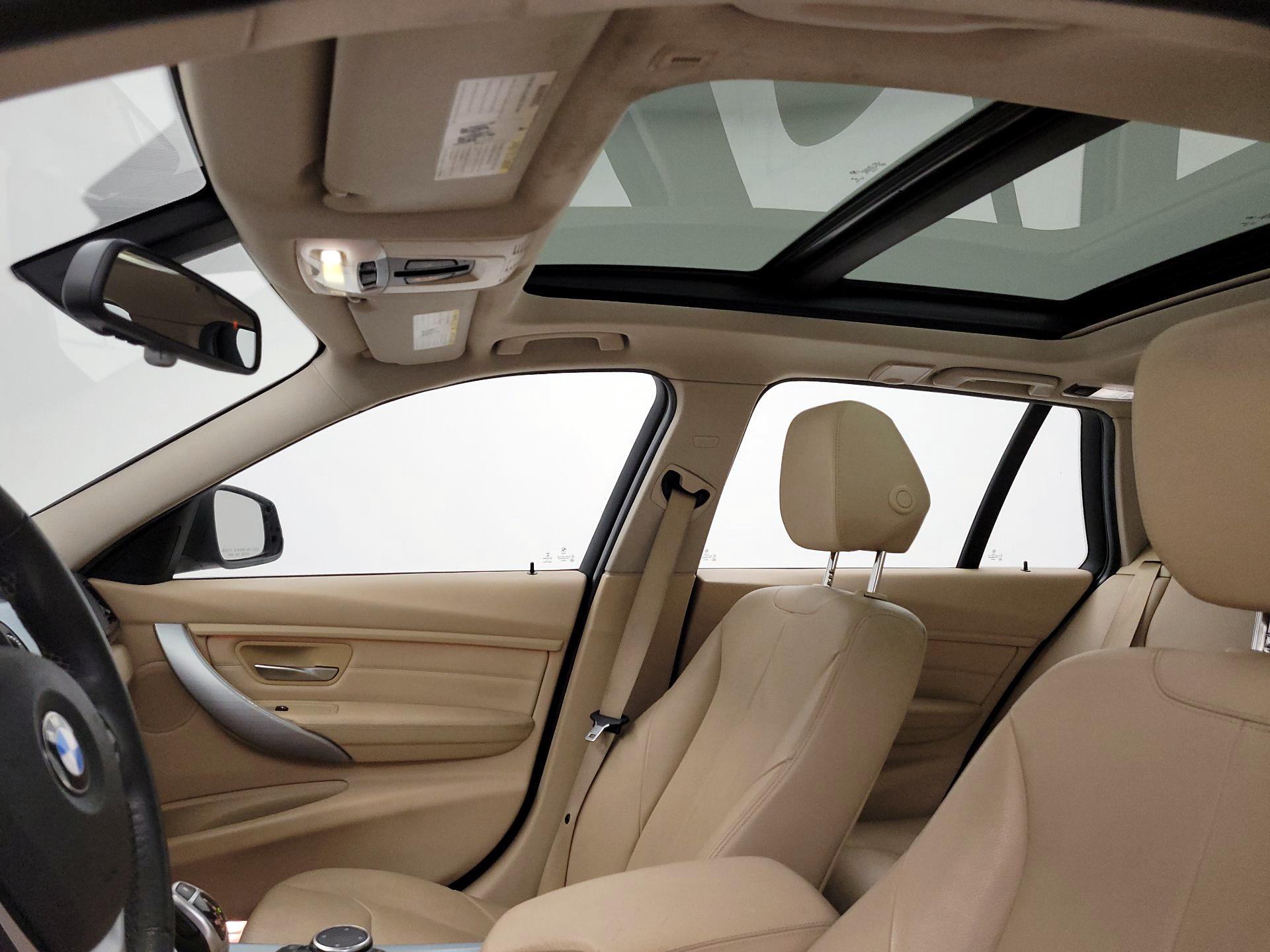 Thumbnail: 2015 BMW 3 Series - 18