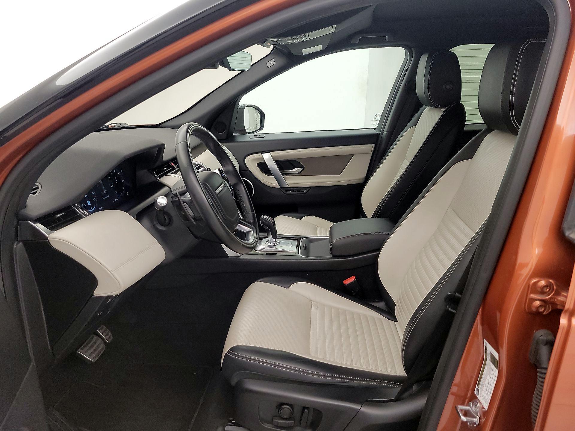 Thumbnail: 2020 Land Rover Discovery Sport - 11