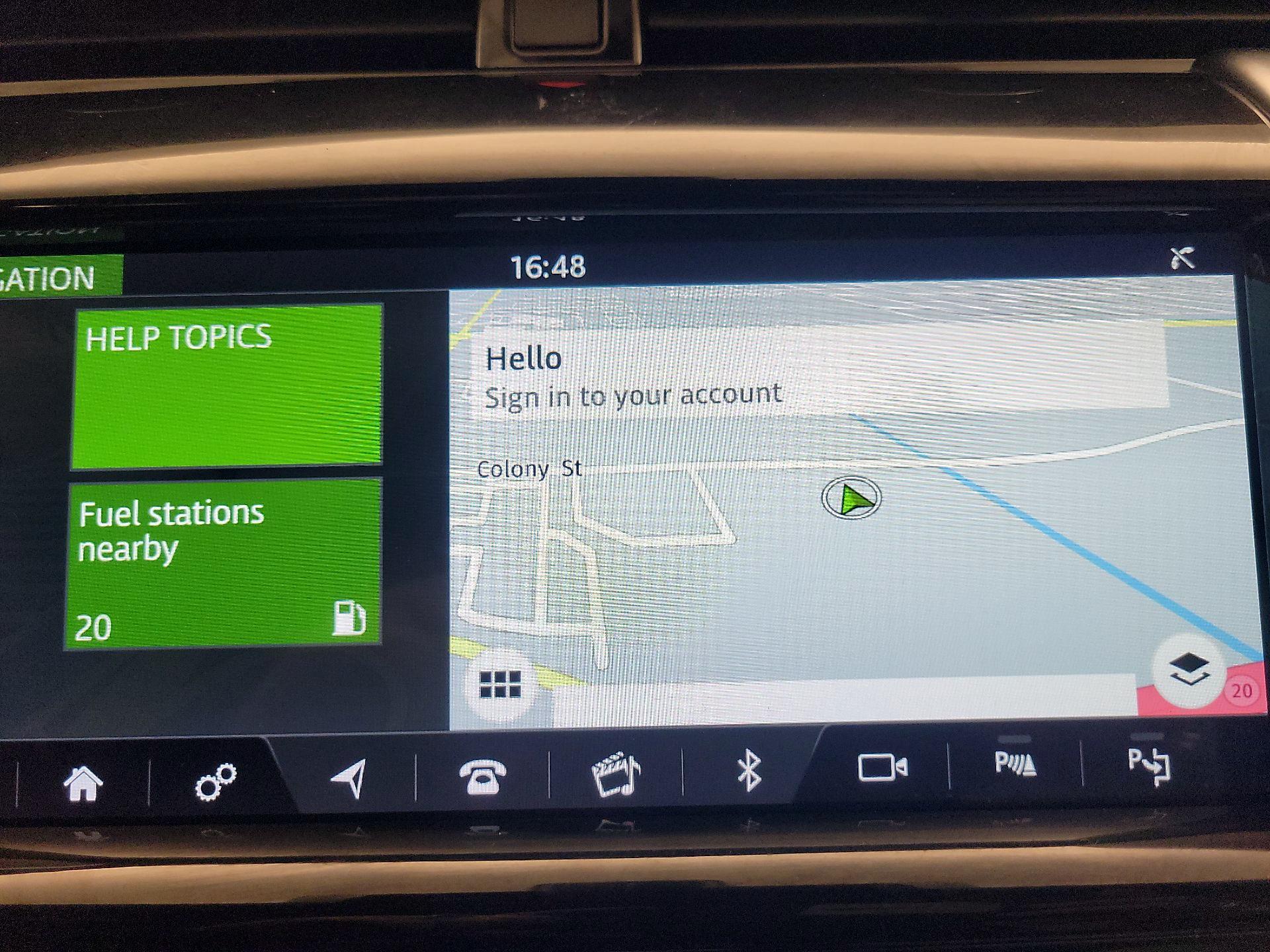 Thumbnail: 2020 Land Rover Discovery Sport - 14