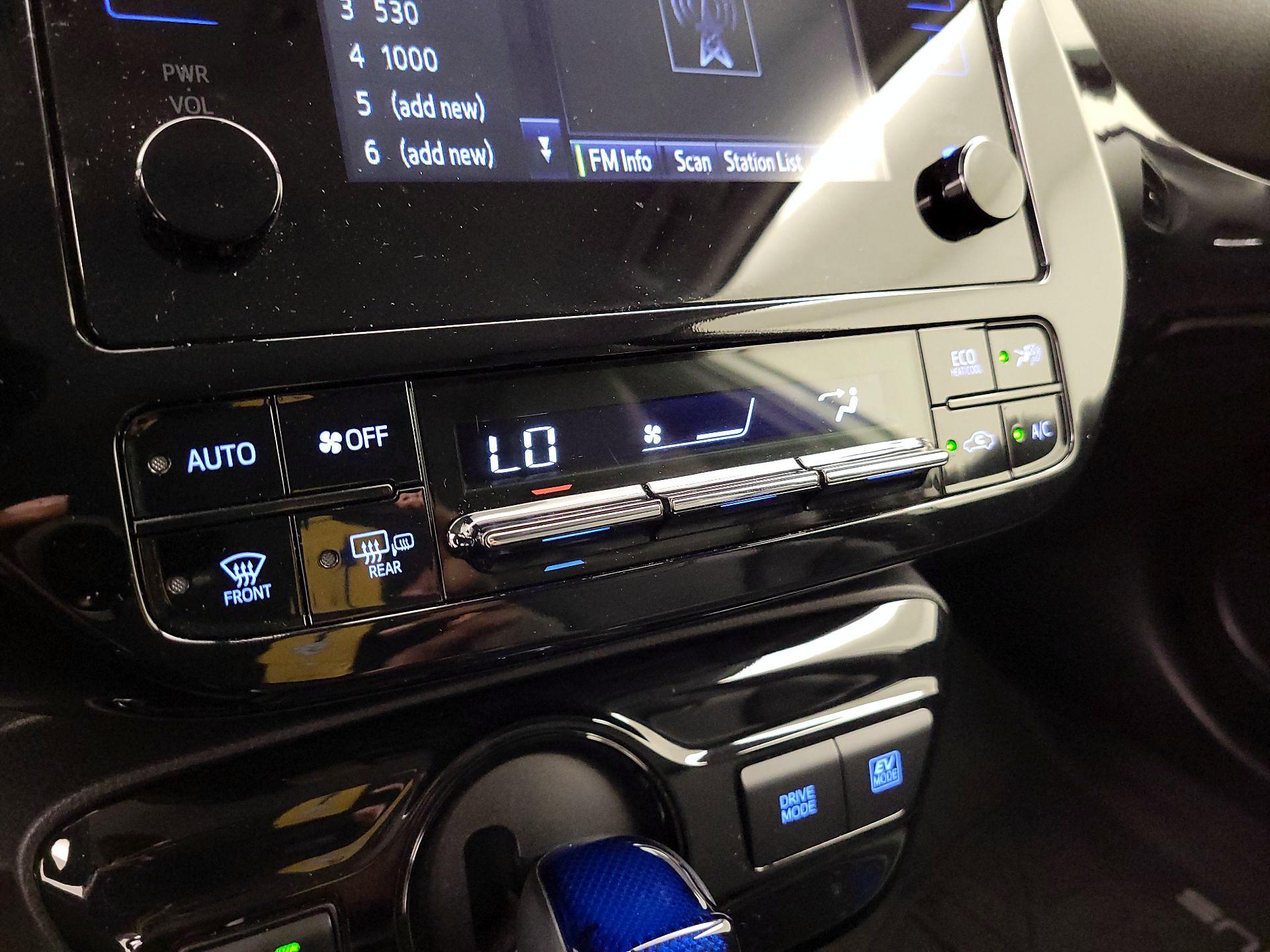 Thumbnail: 2019 Toyota Prius - 16