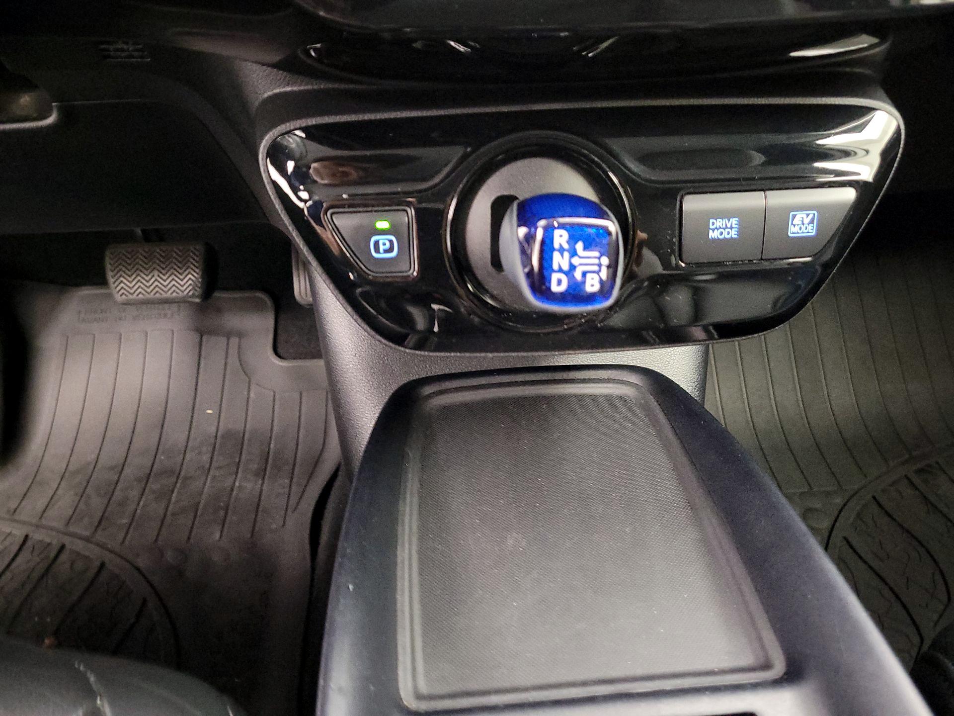 Thumbnail: 2019 Toyota Prius - 17