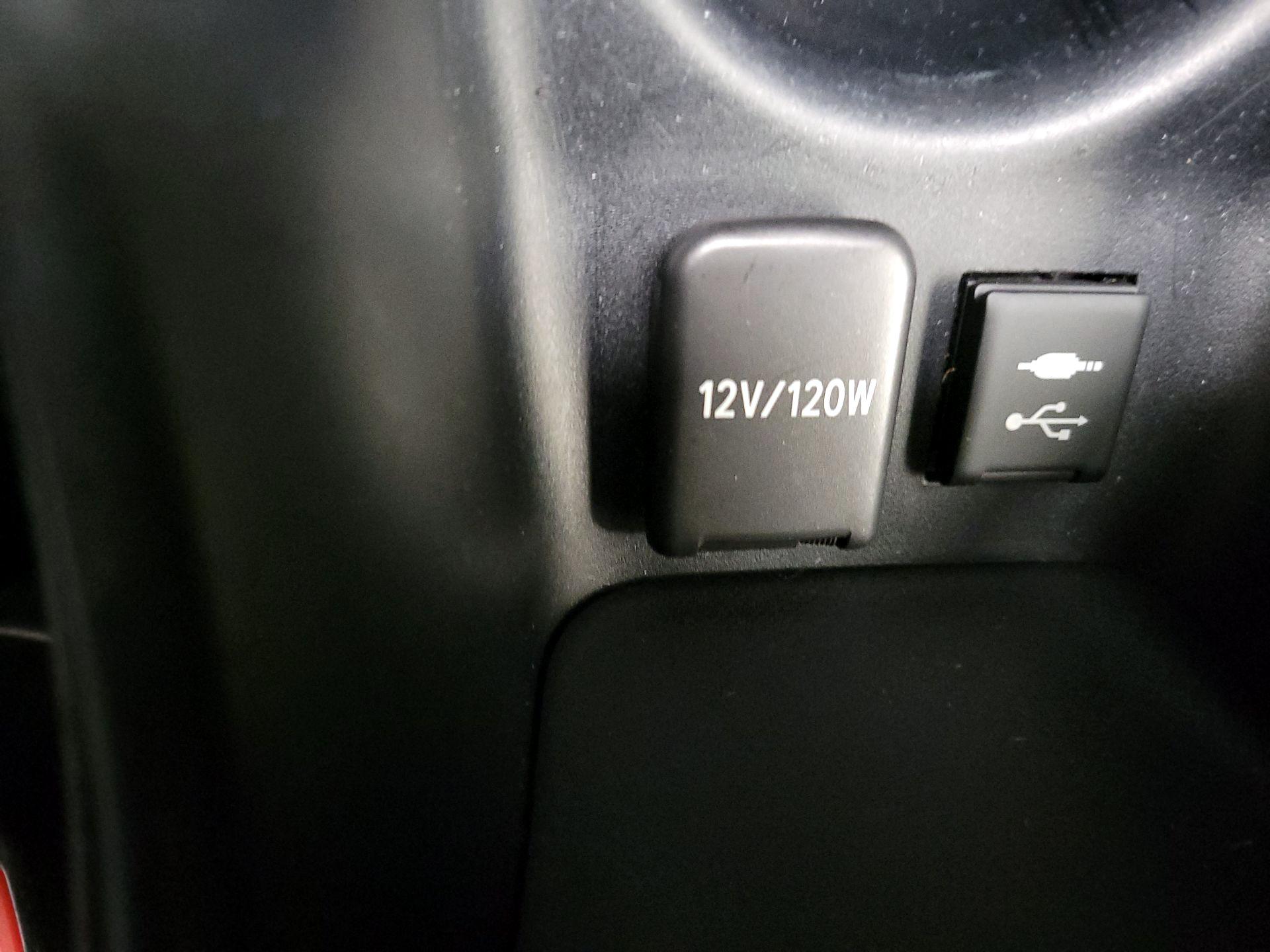 Thumbnail: 2019 Toyota Prius - 18