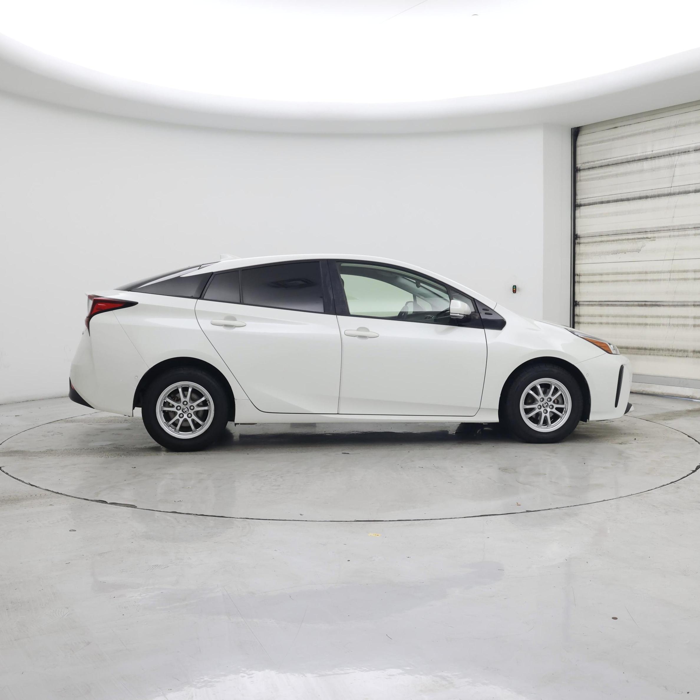 Thumbnail: 2019 Toyota Prius - 7