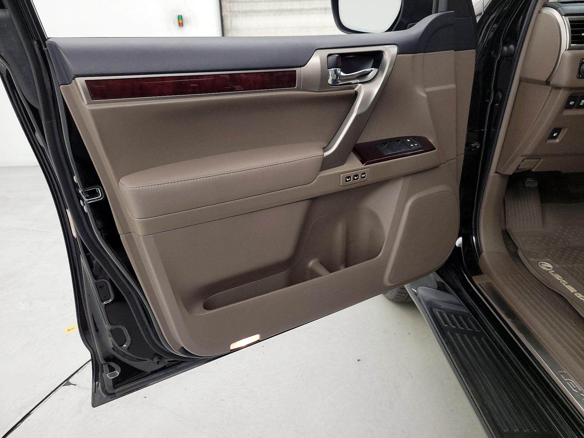Thumbnail: 2017 Lexus GX - 12