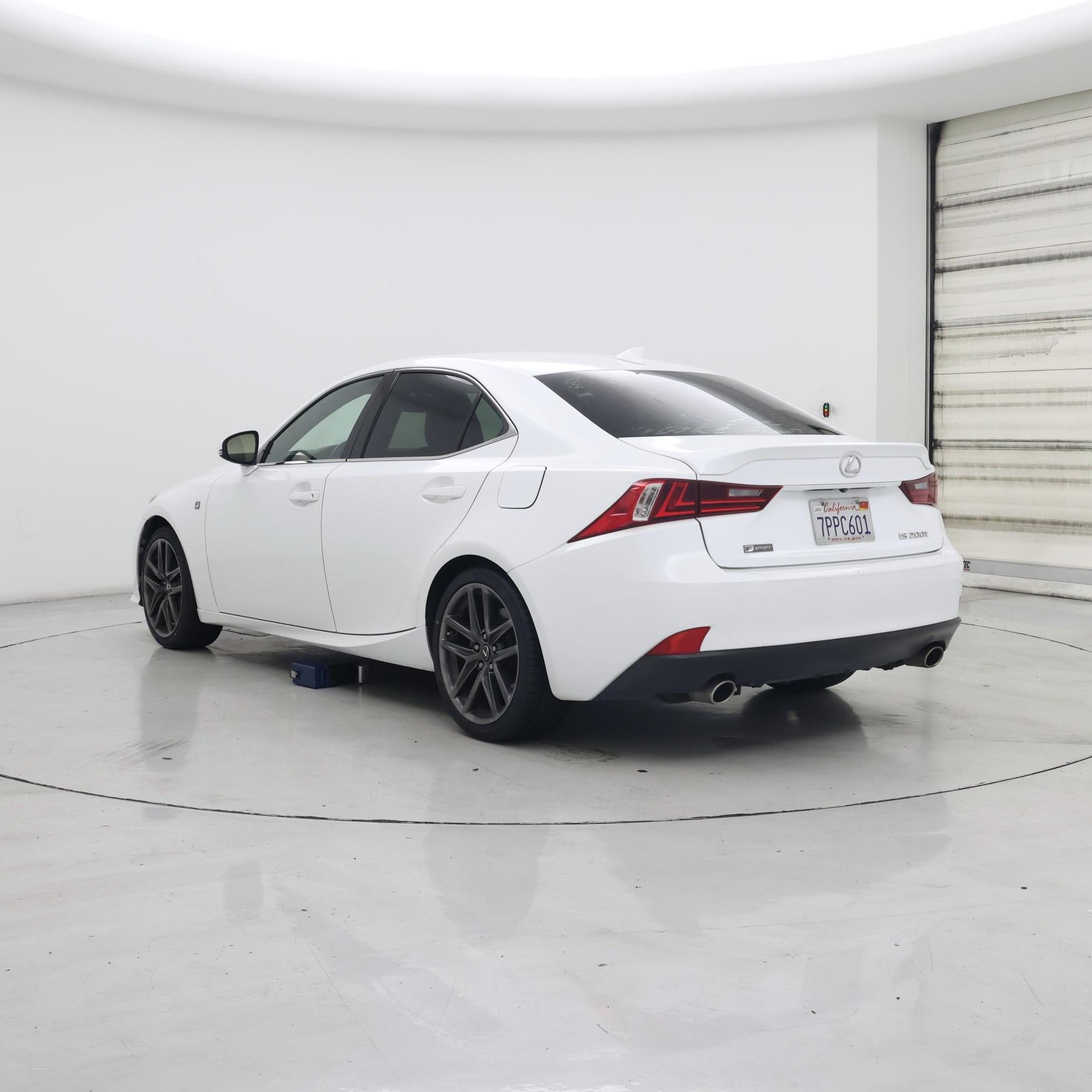 Thumbnail: 2016 Lexus IS - 2