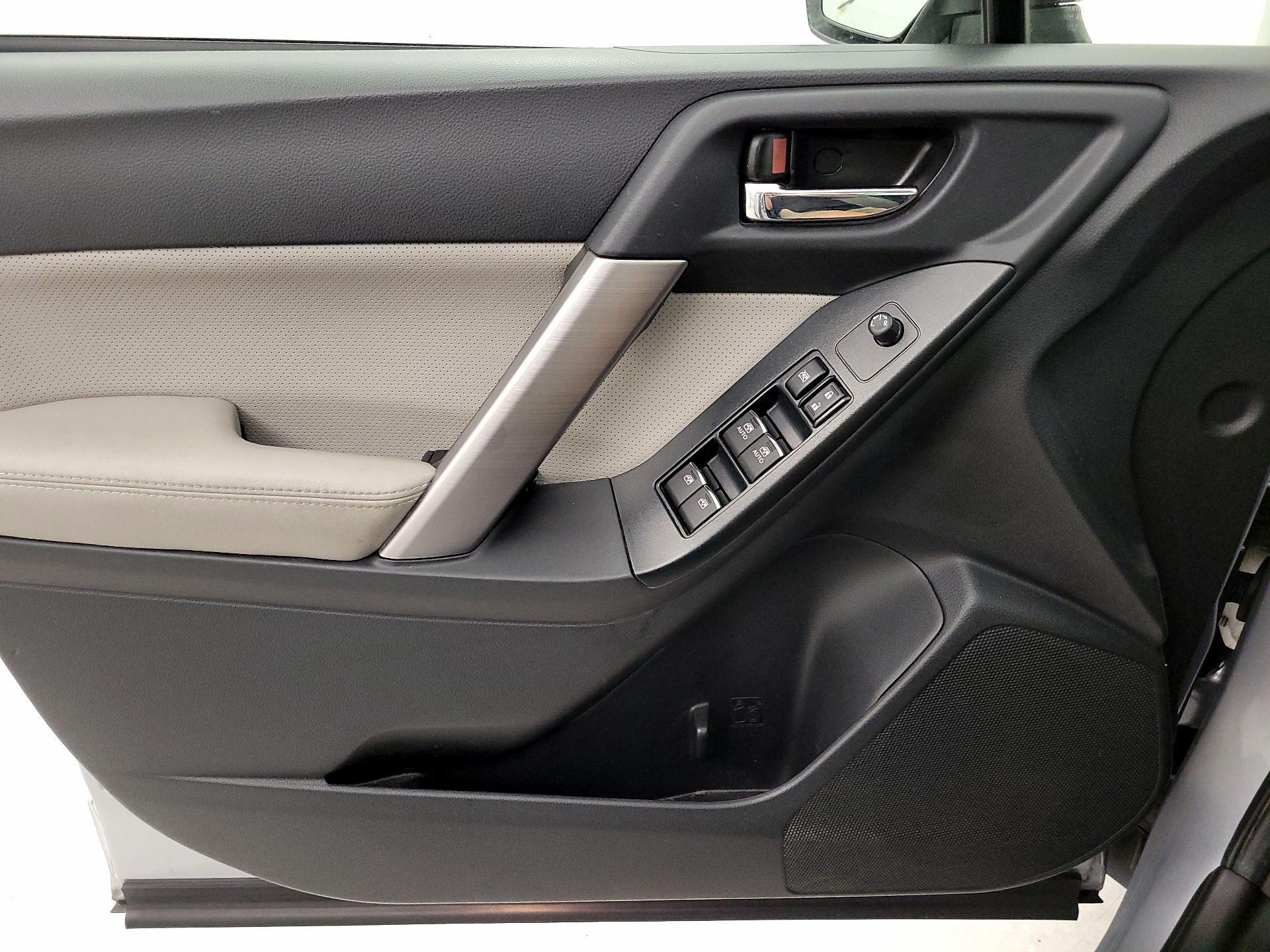 Thumbnail: 2017 Subaru Forester - 12