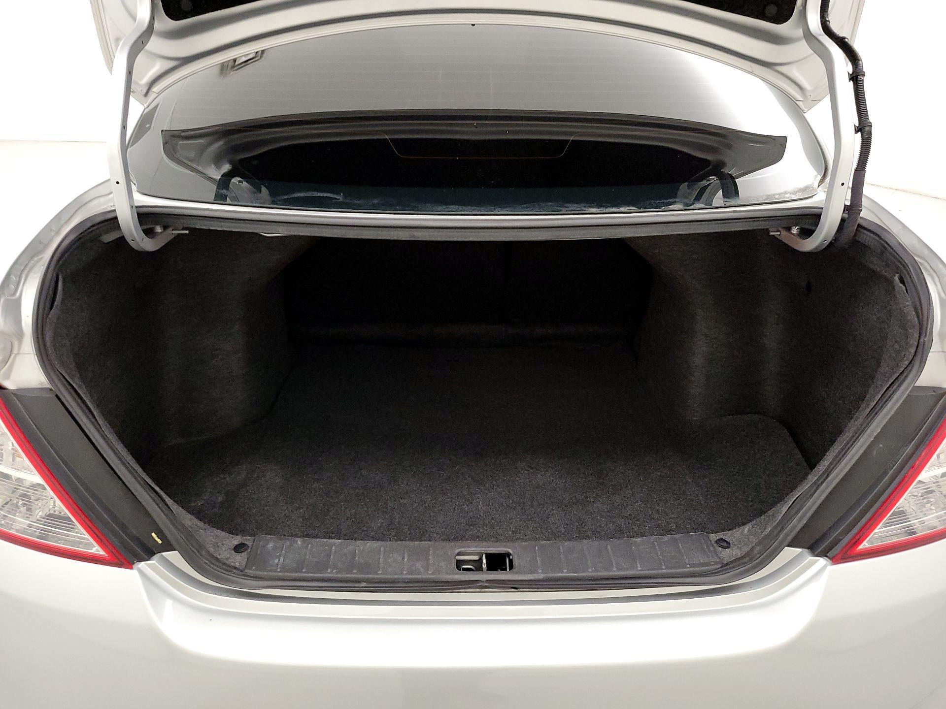 Thumbnail: 2018 Nissan Versa - 18