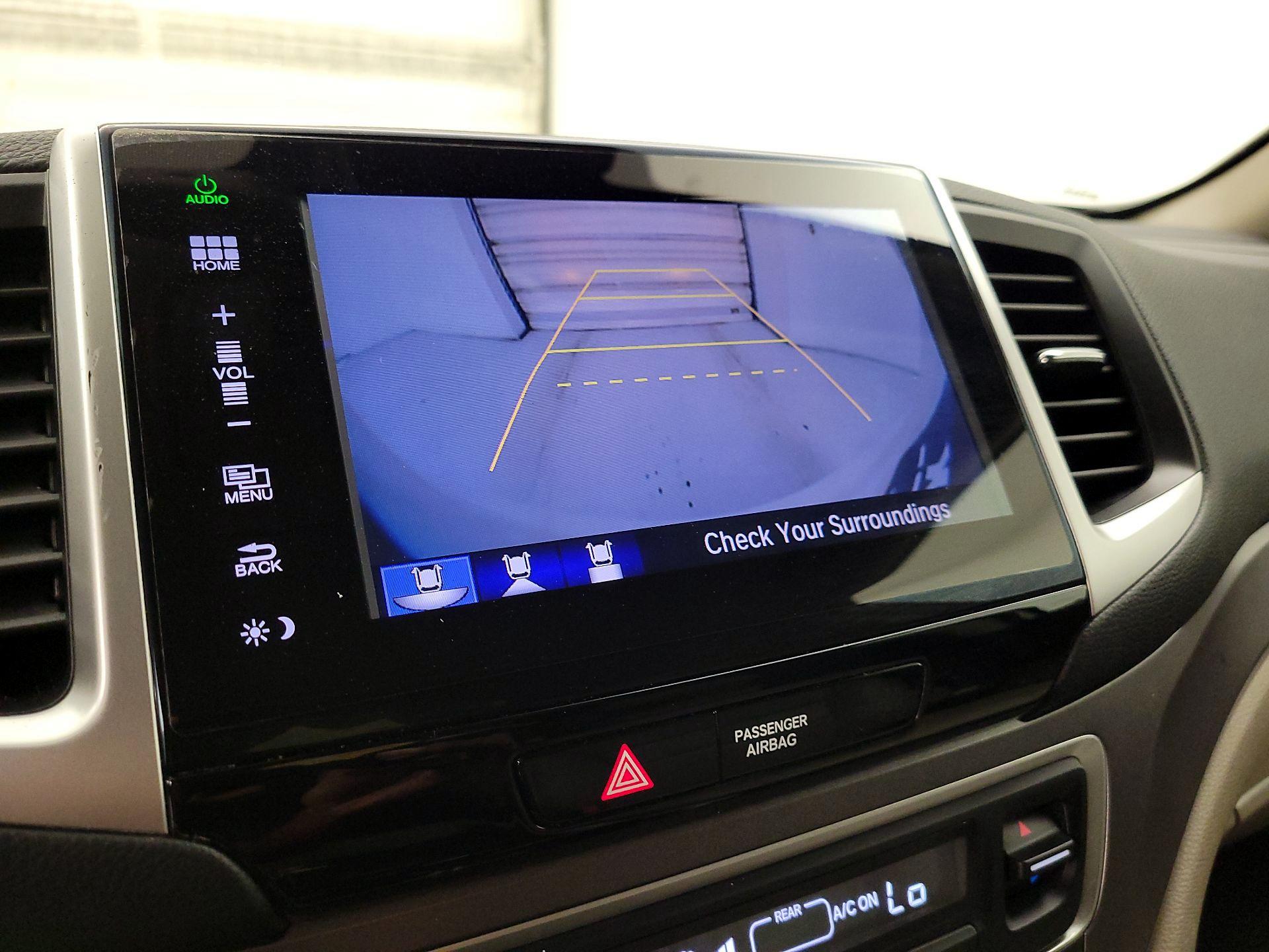 Thumbnail: 2016 Honda Pilot - 14