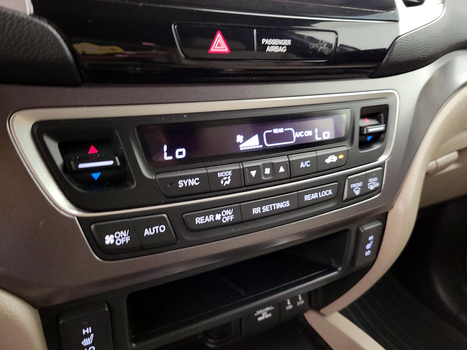 Thumbnail: 2016 Honda Pilot - 16