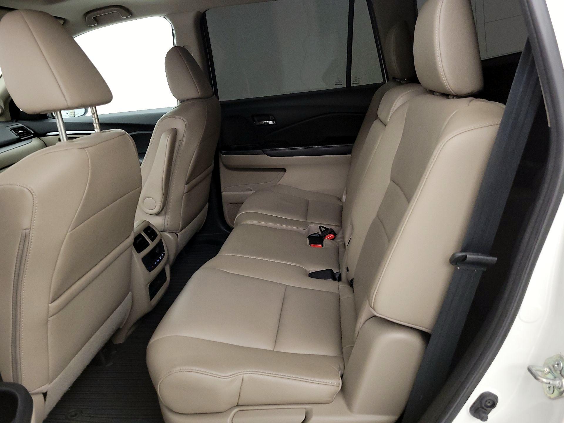 Thumbnail: 2016 Honda Pilot - 19