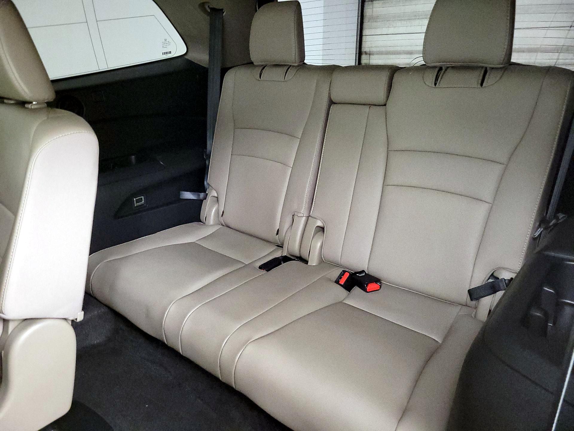 Thumbnail: 2016 Honda Pilot - 20