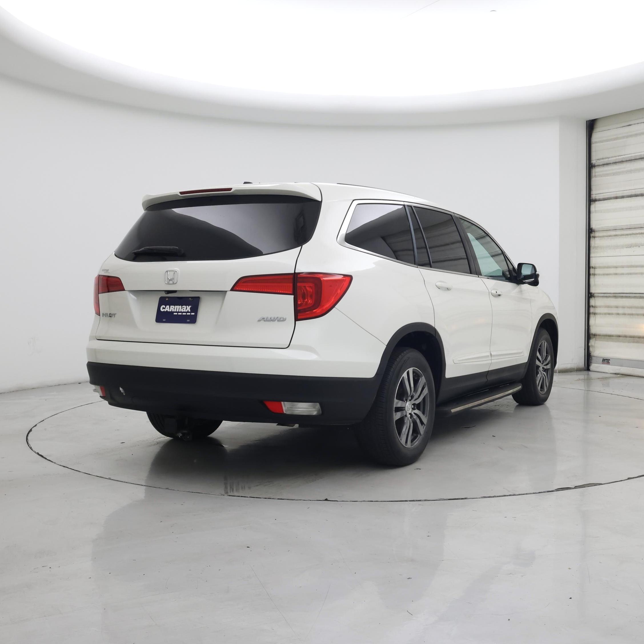 Thumbnail: 2016 Honda Pilot - 8