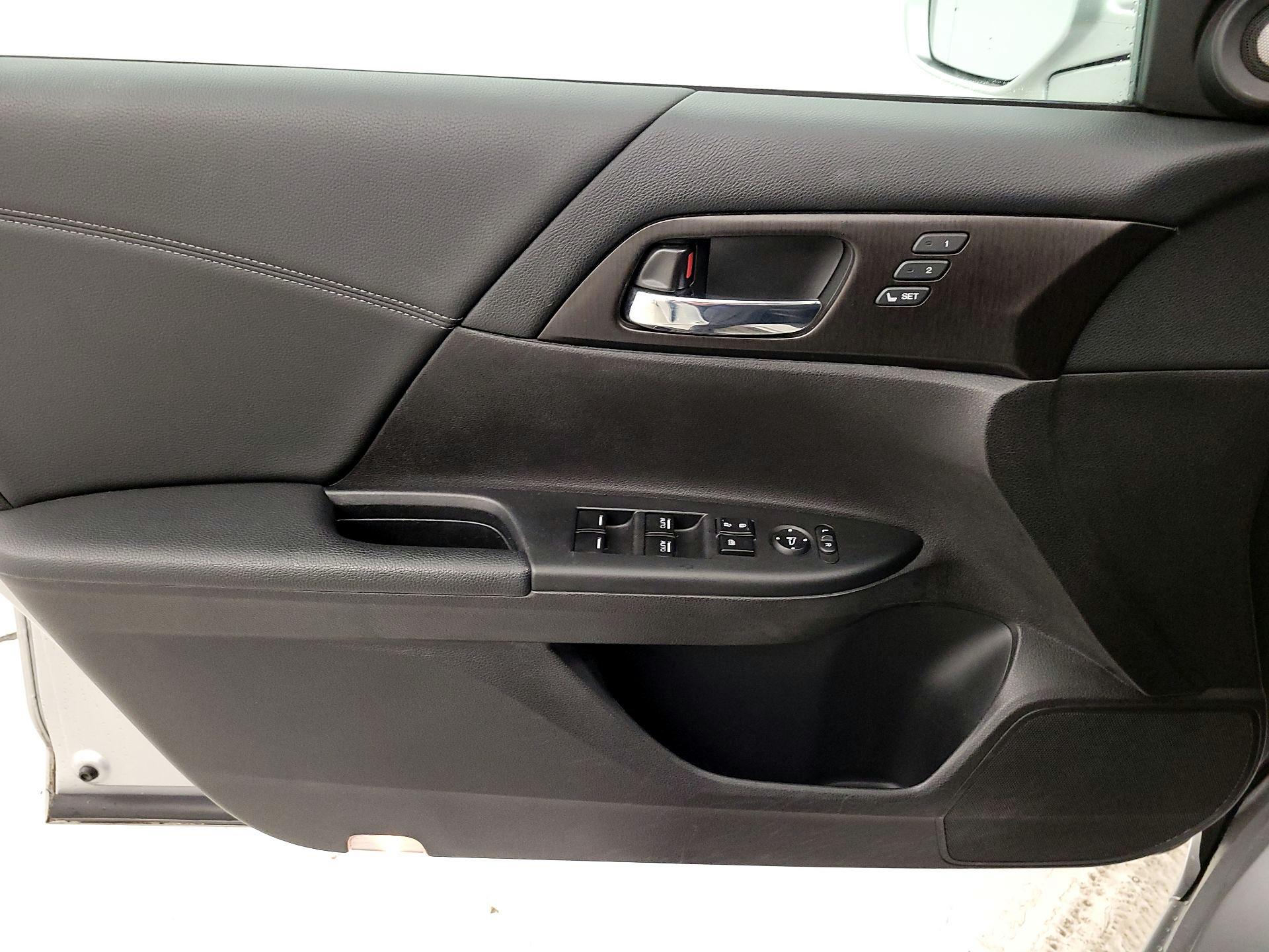 Thumbnail: 2015 Honda Accord - 12