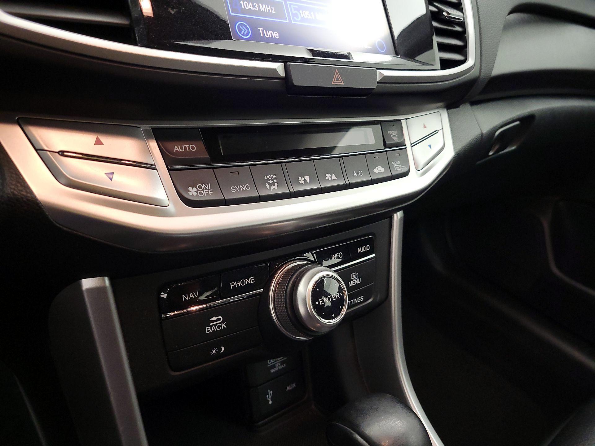 Thumbnail: 2015 Honda Accord - 17
