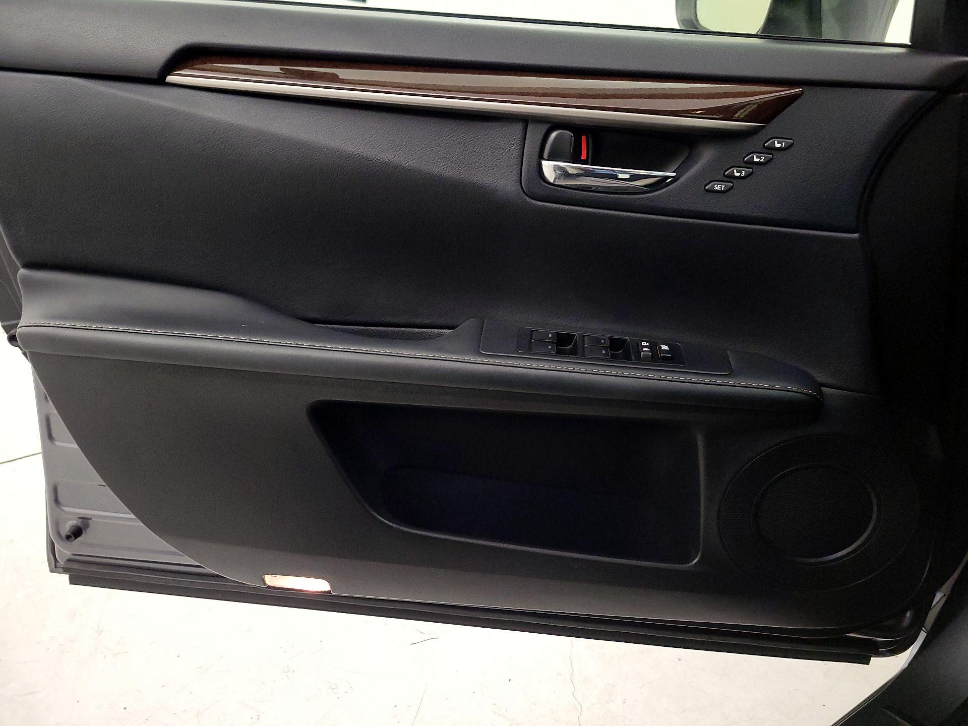 Thumbnail: 2014 Lexus ES - 12