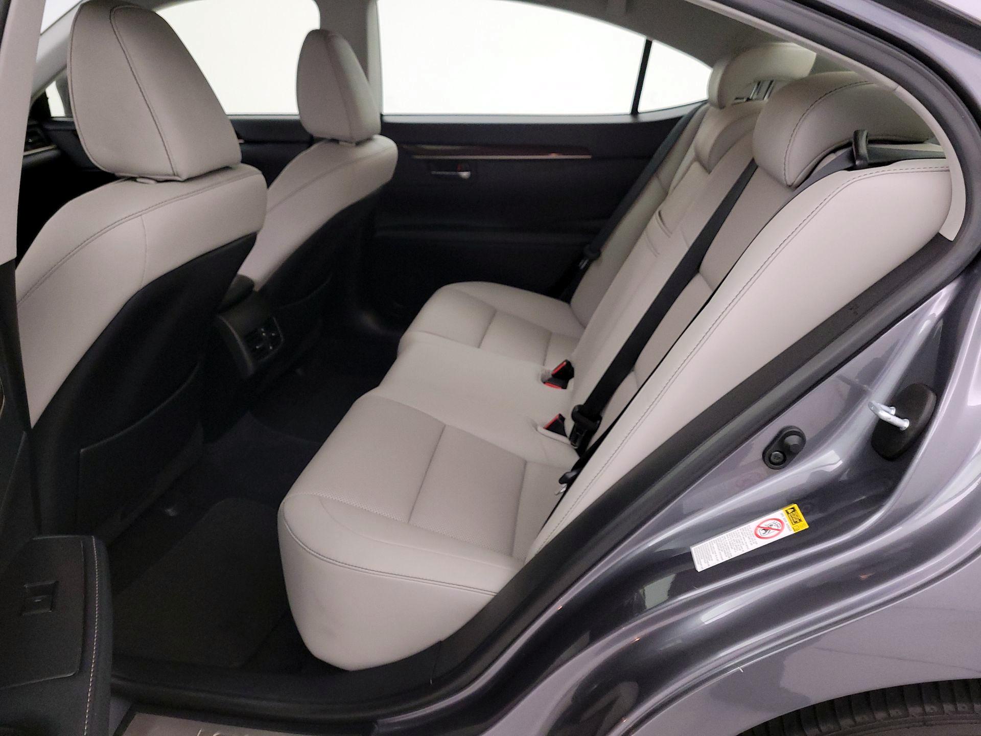 Thumbnail: 2014 Lexus ES - 19