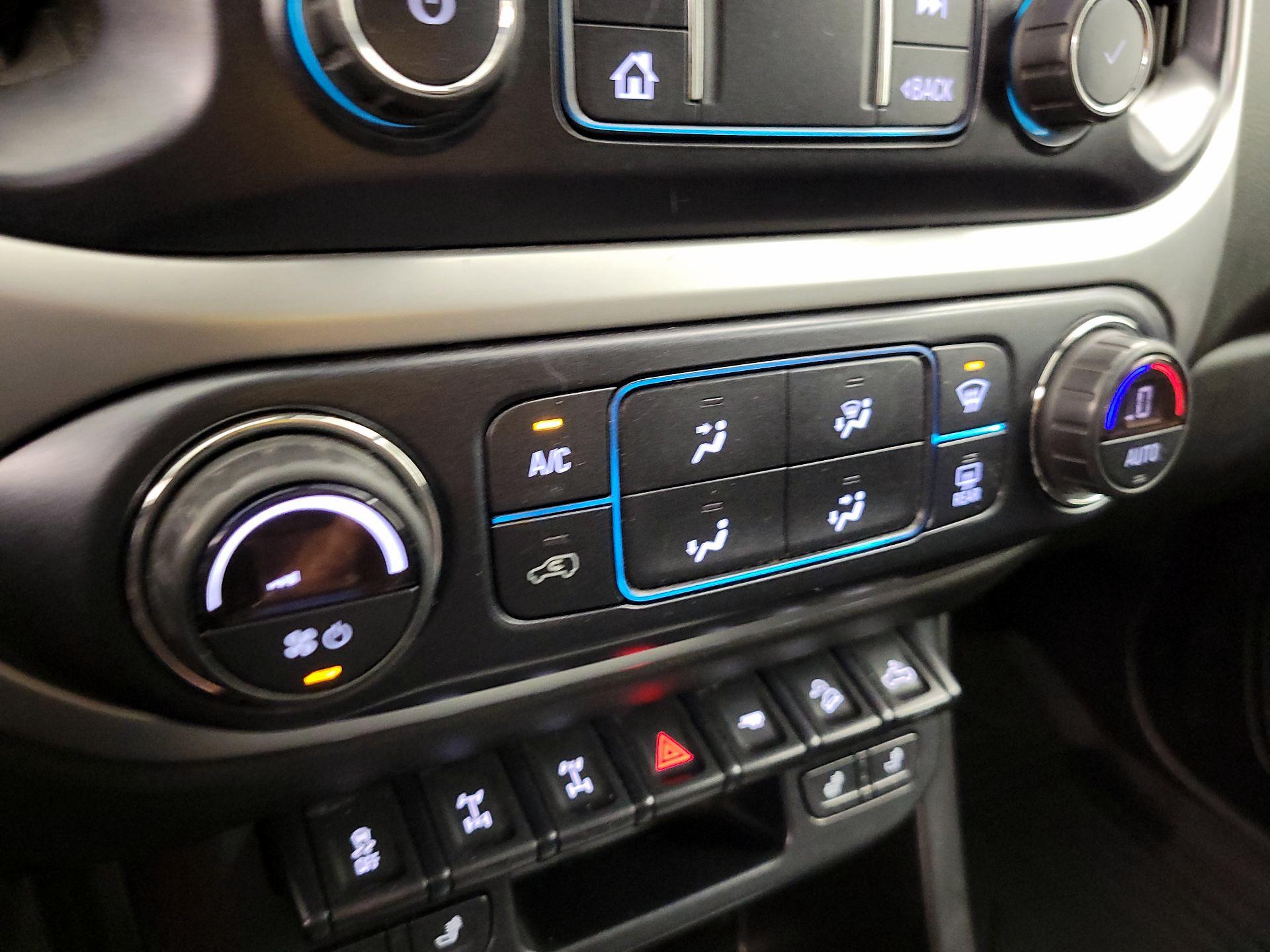 Thumbnail: 2019 Chevrolet Colorado - 16