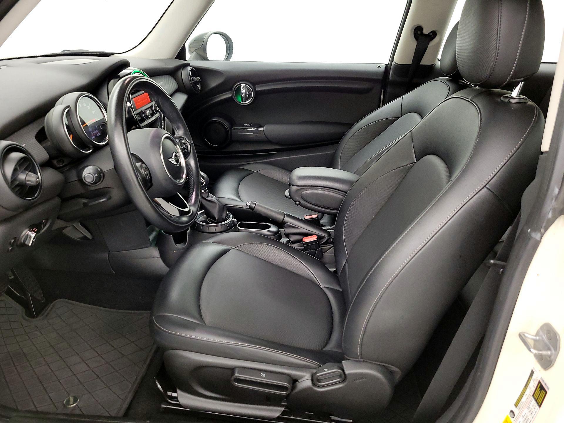 Thumbnail: 2015 MINI Cooper Hardtop - 11