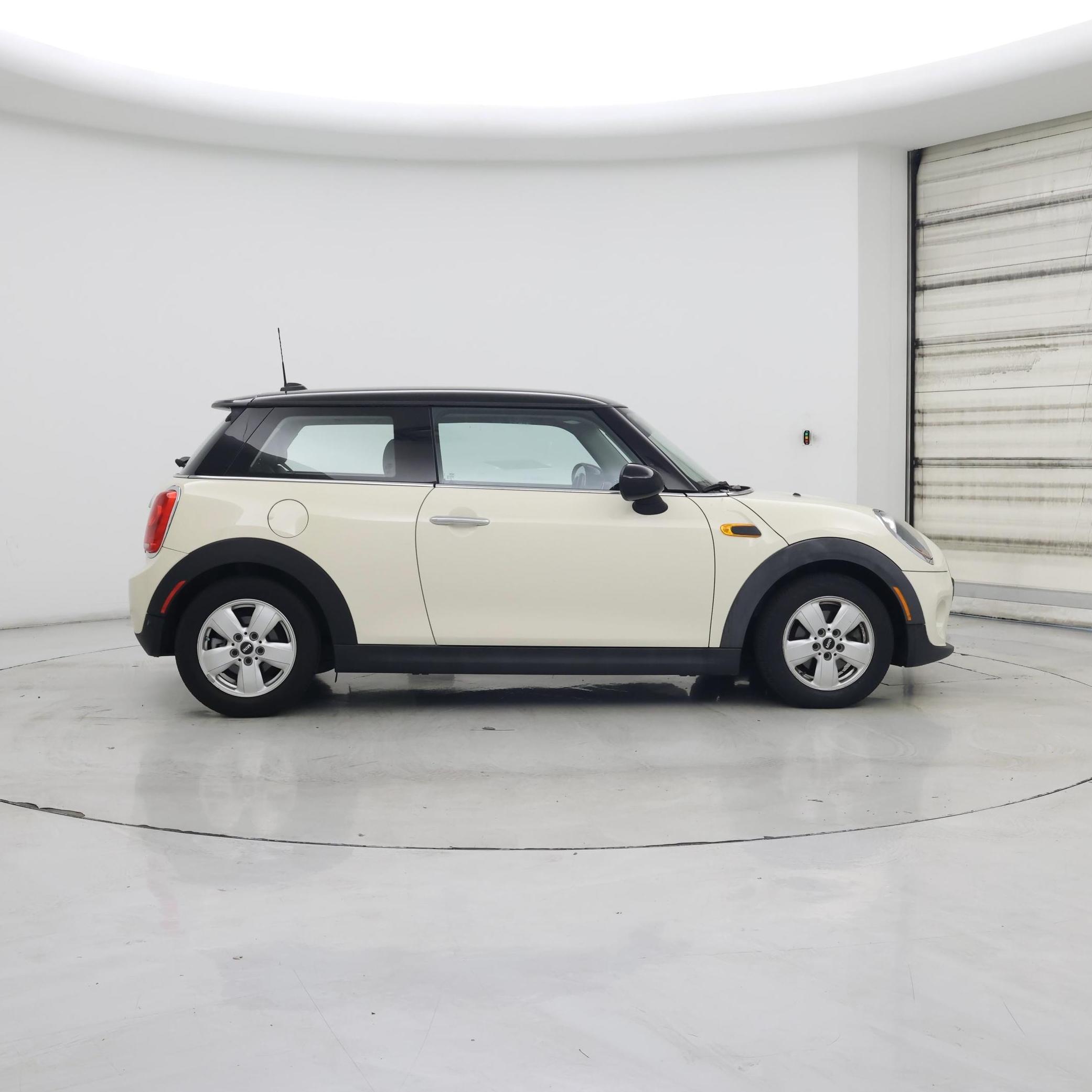 Thumbnail: 2015 MINI Cooper Hardtop - 7