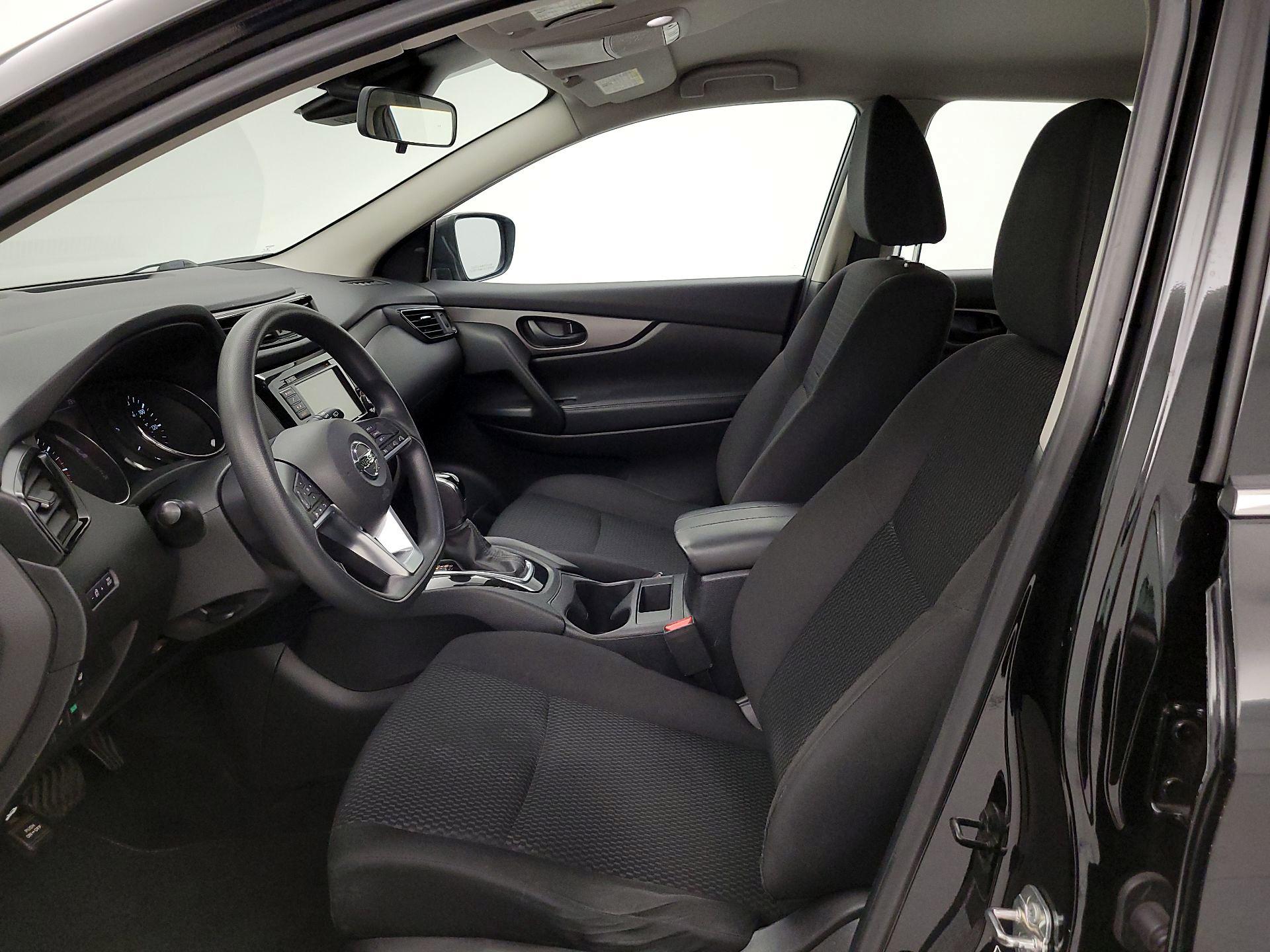 Thumbnail: 2020 Nissan Rogue Sport - 11