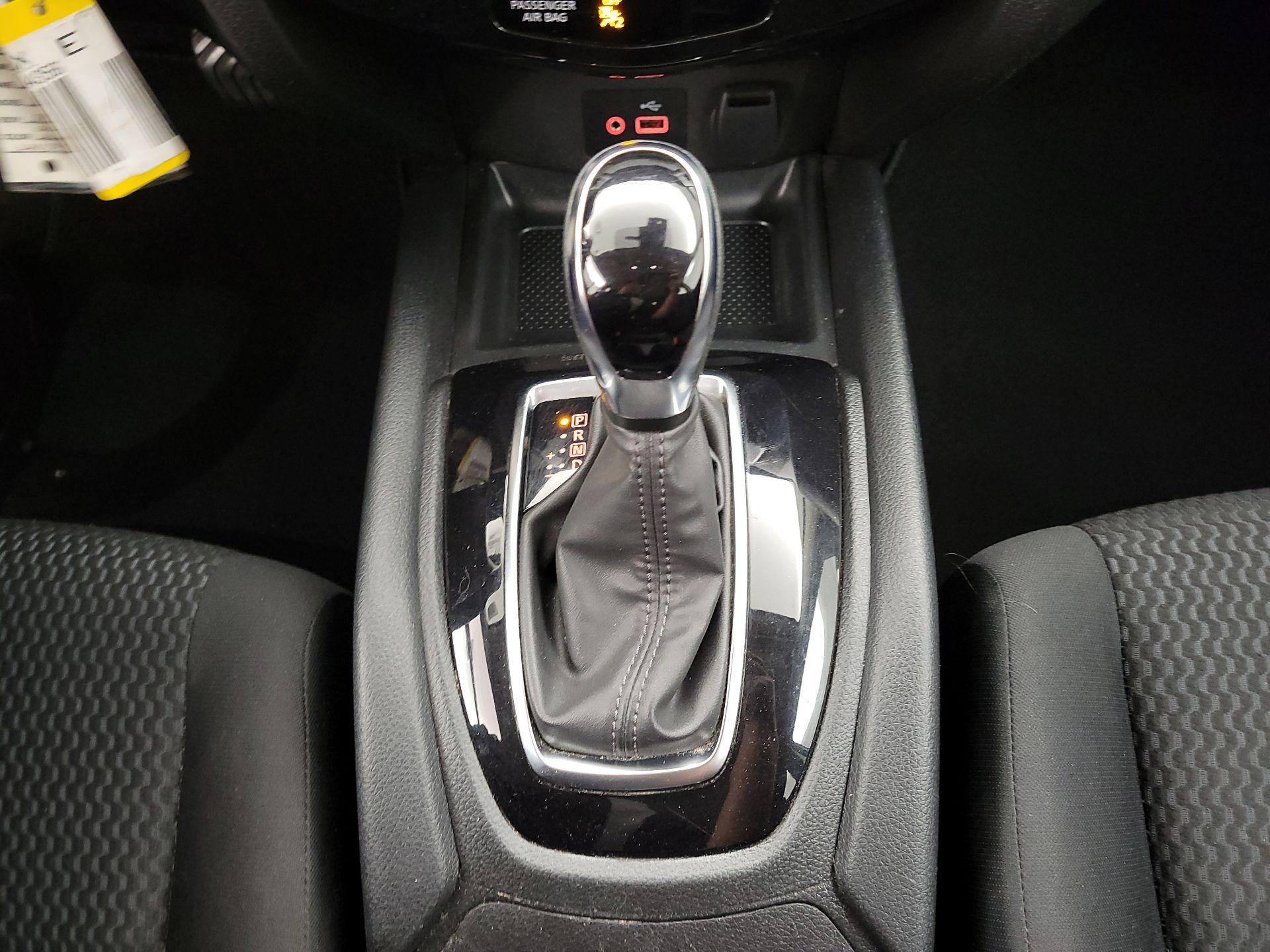 Thumbnail: 2020 Nissan Rogue Sport - 17
