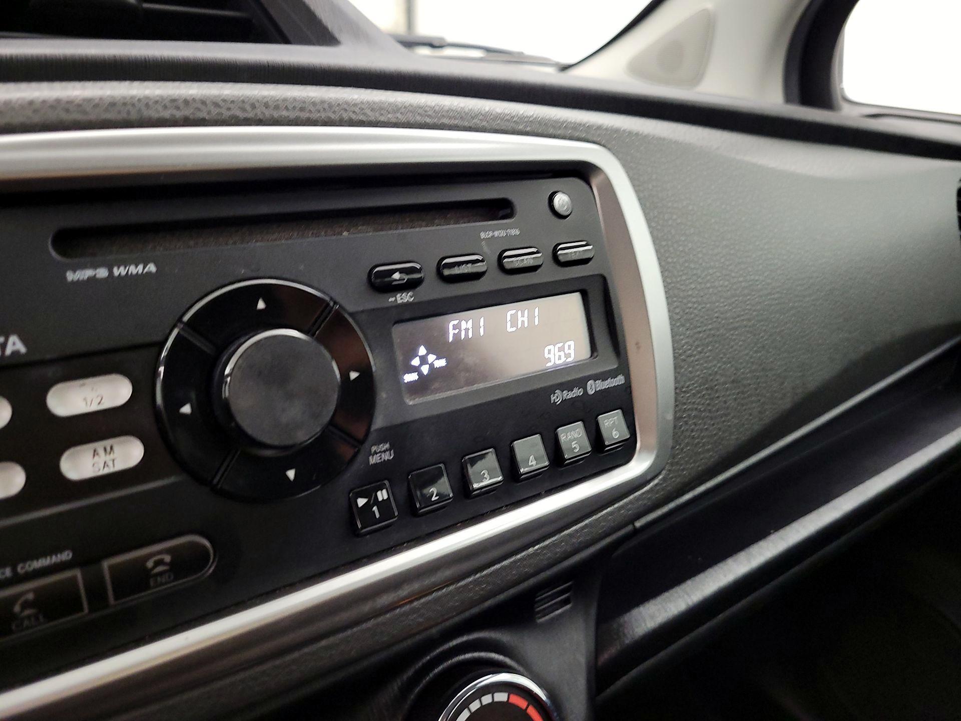 Thumbnail: 2014 Toyota Yaris - 14