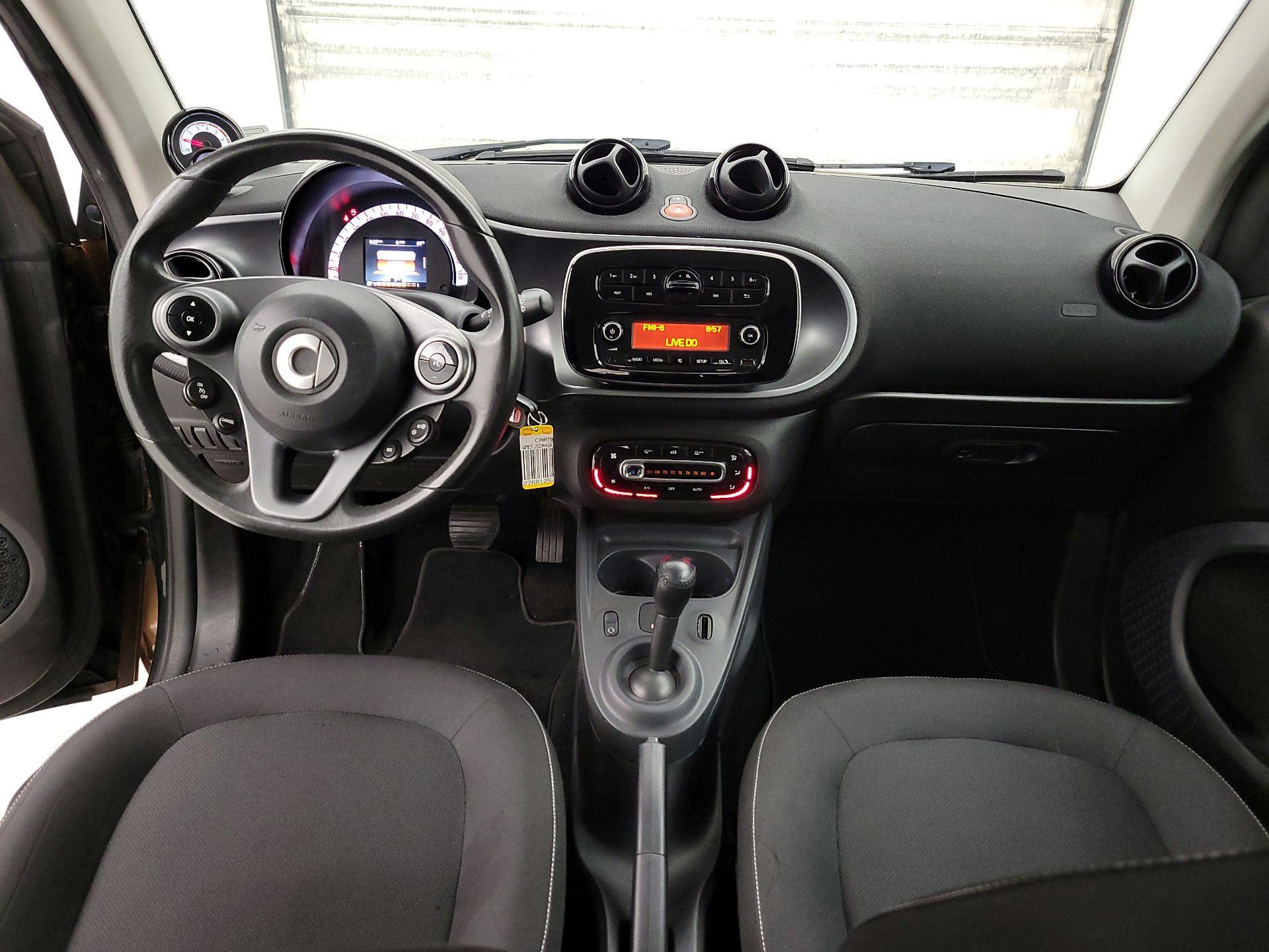 Thumbnail: 2016 smart fortwo - 9