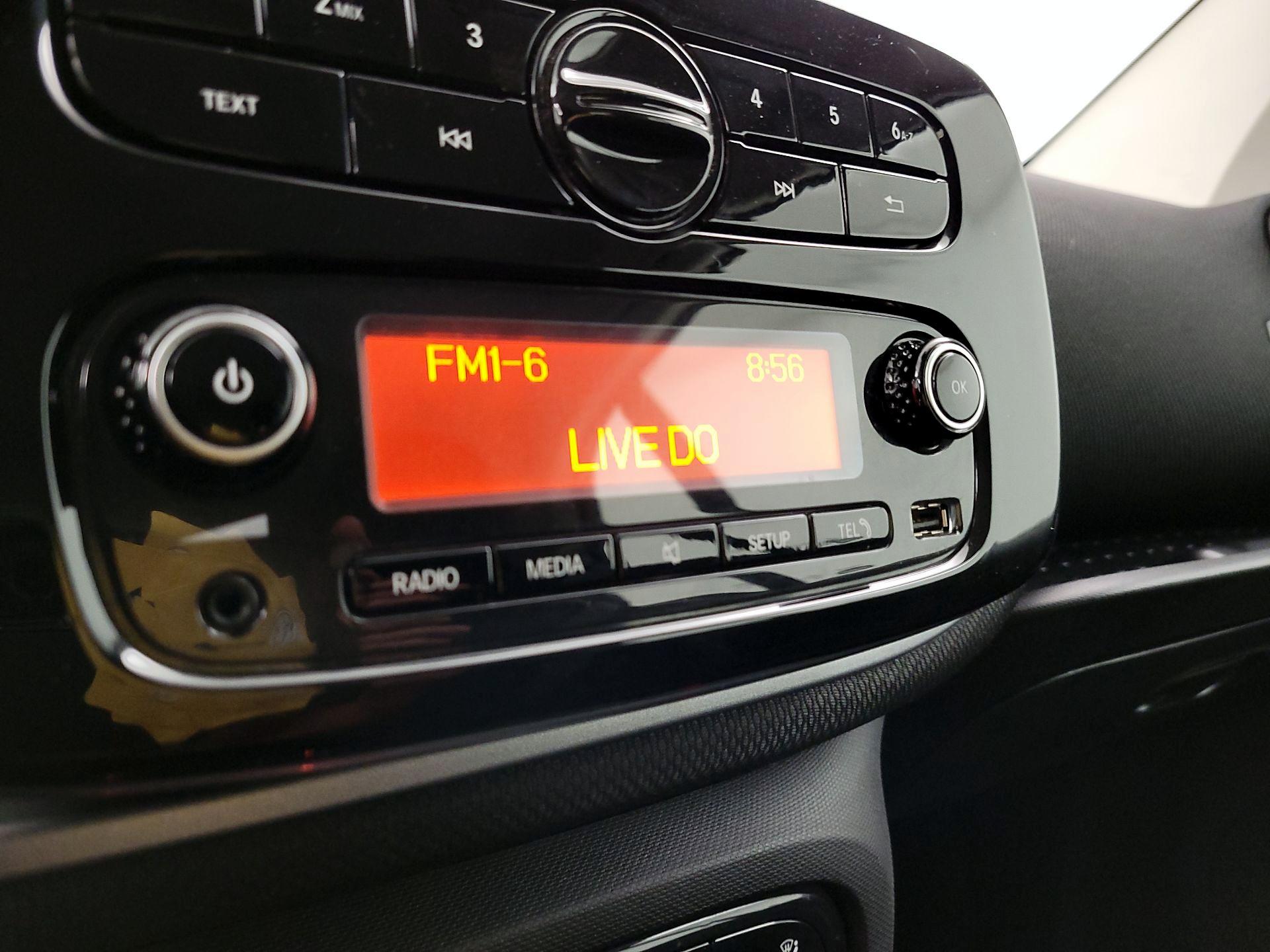 Thumbnail: 2016 smart fortwo - 14