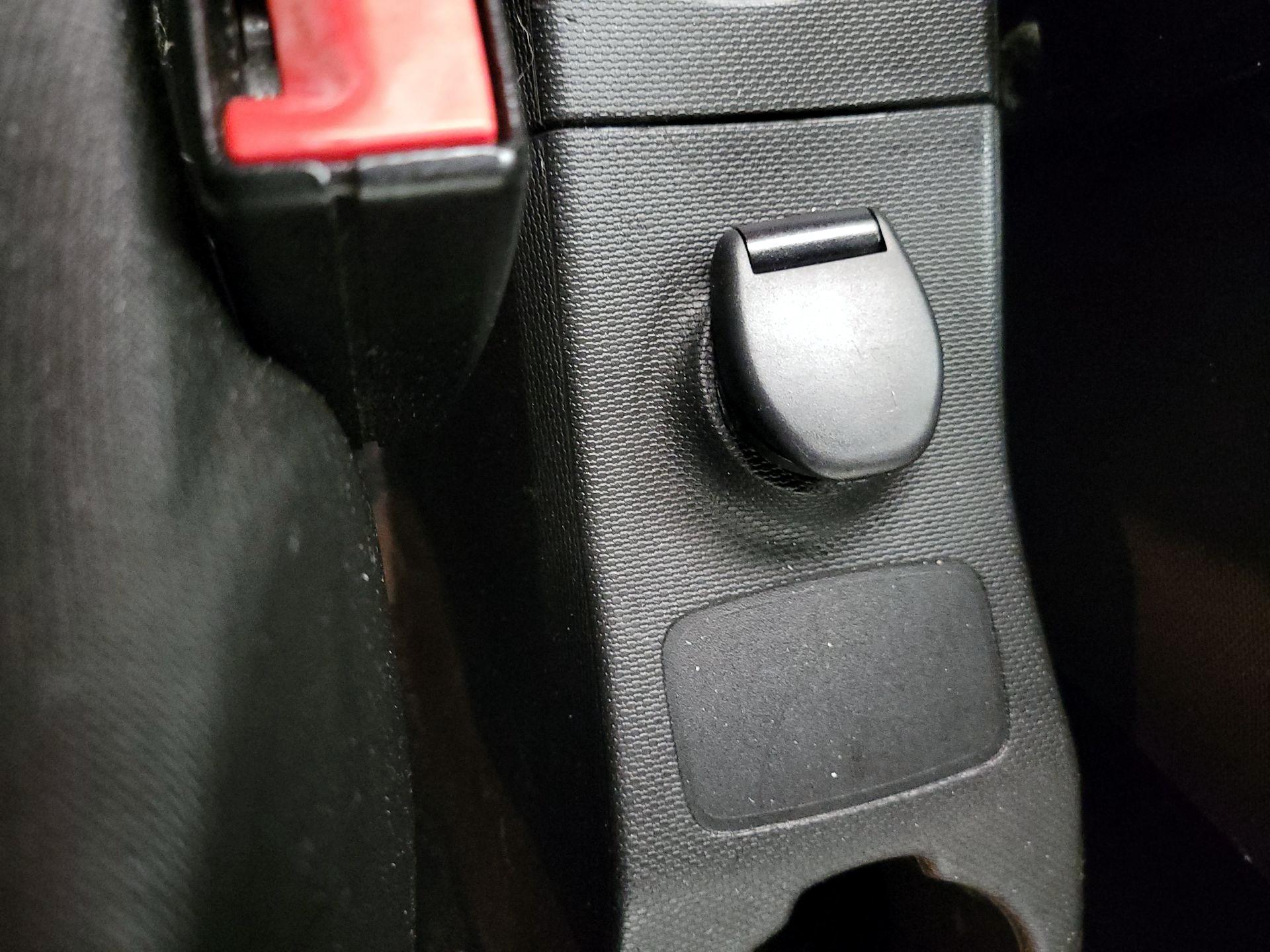 Thumbnail: 2016 smart fortwo - 17