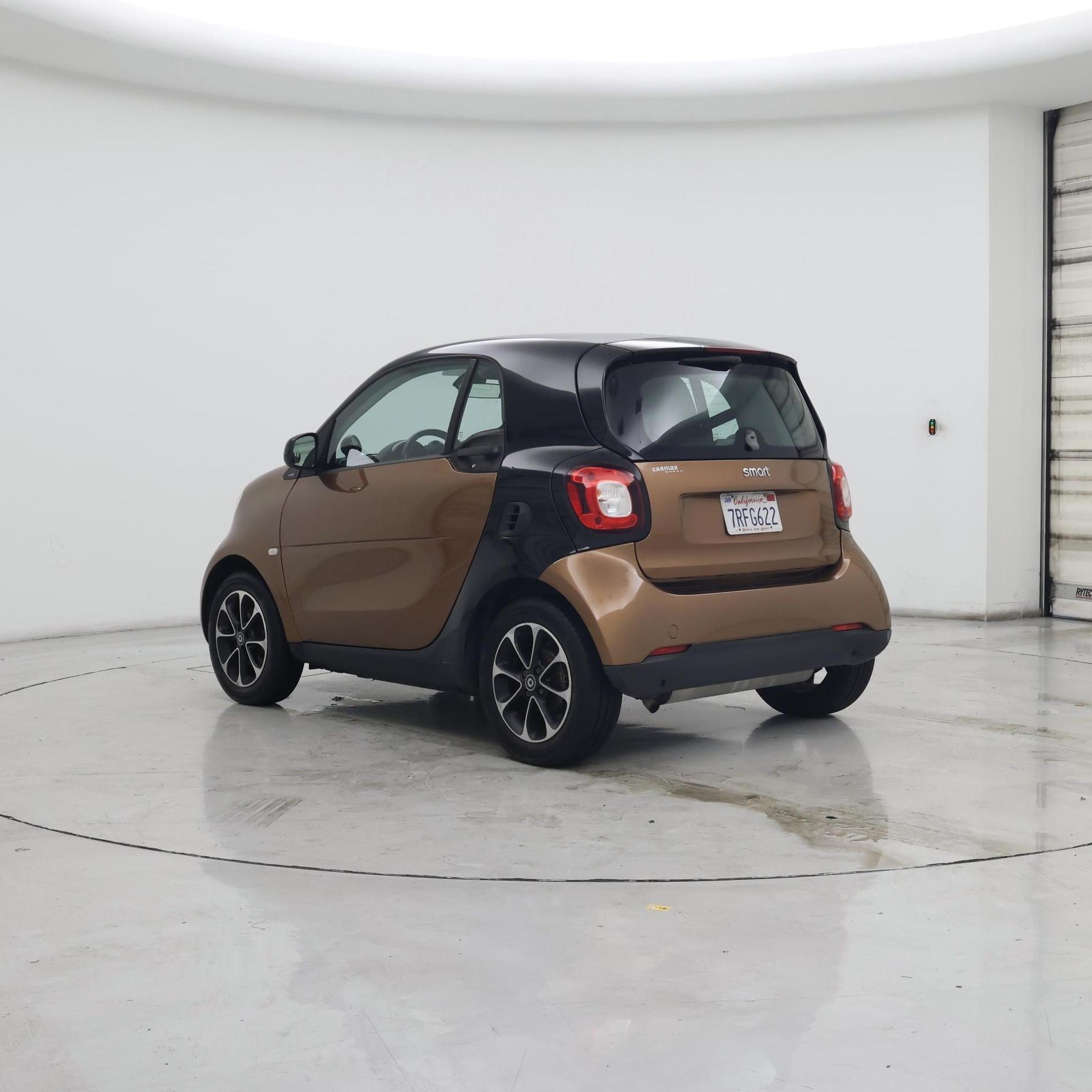 Thumbnail: 2016 smart fortwo - 2