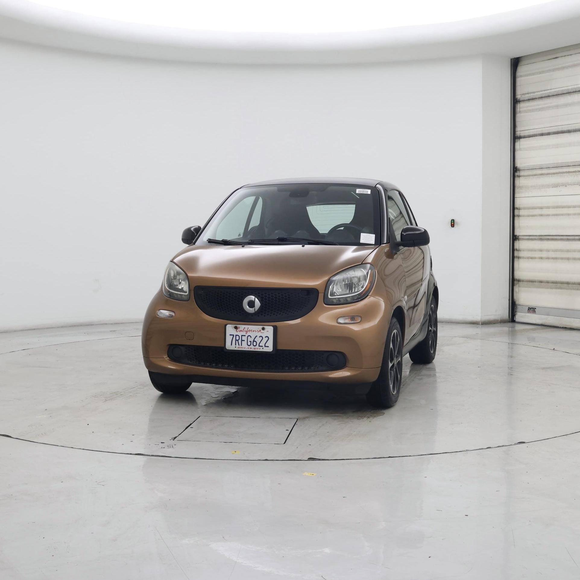 Thumbnail: 2016 smart fortwo - 4