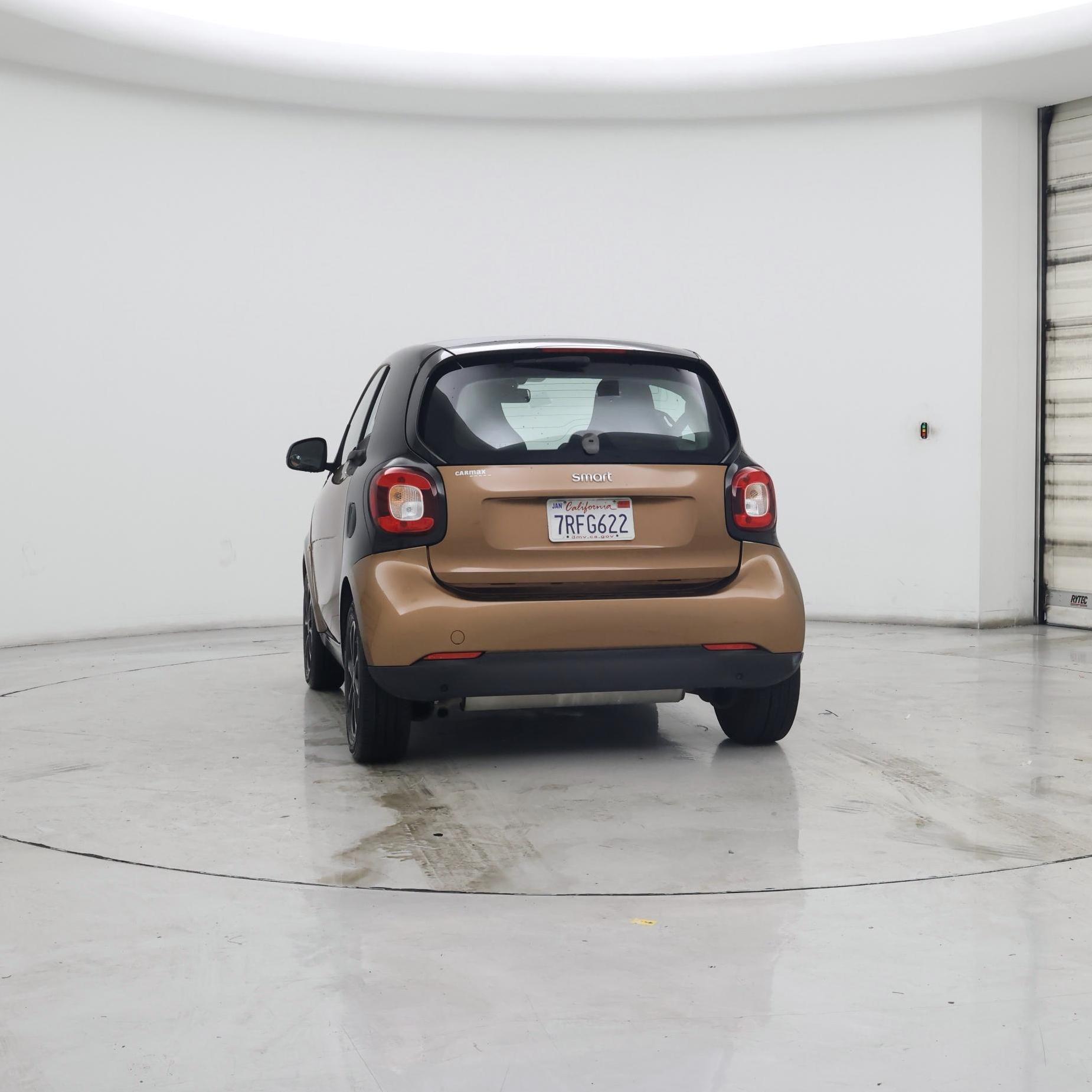Thumbnail: 2016 smart fortwo - 6