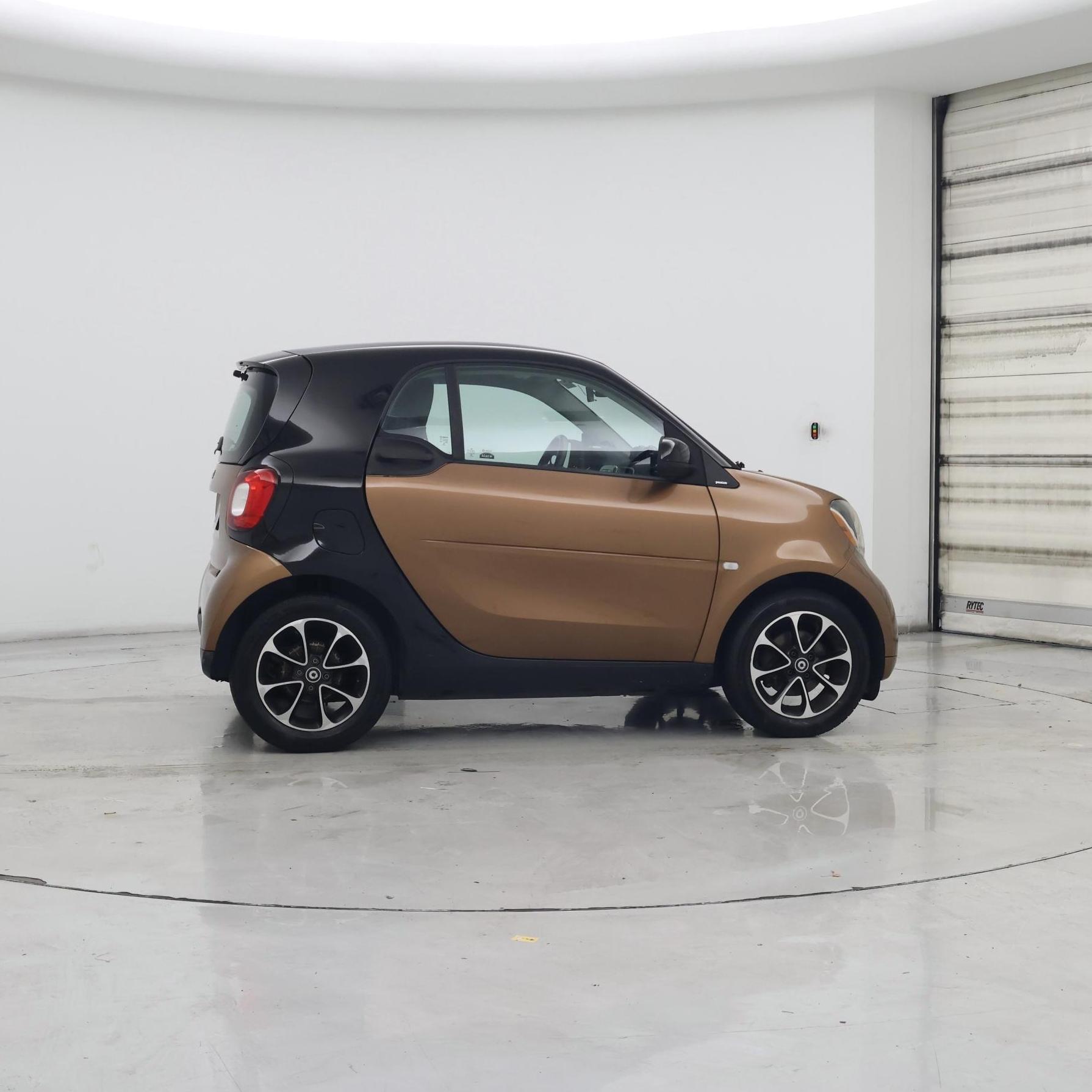 Thumbnail: 2016 smart fortwo - 7