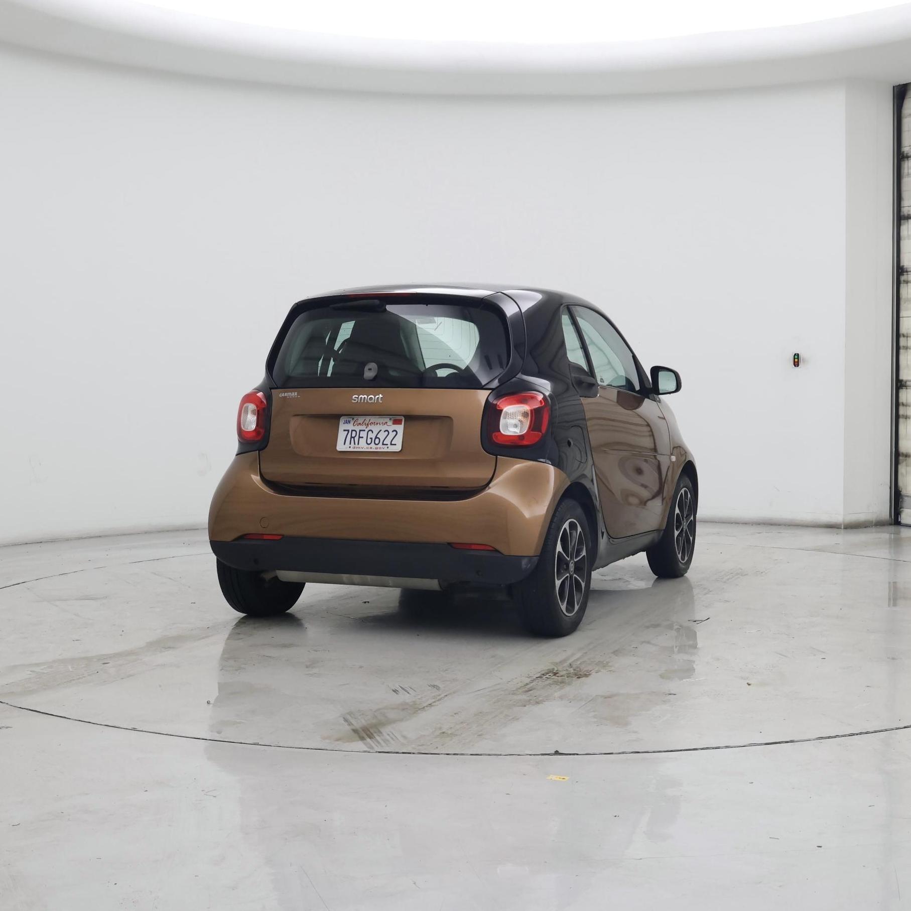 Thumbnail: 2016 smart fortwo - 8