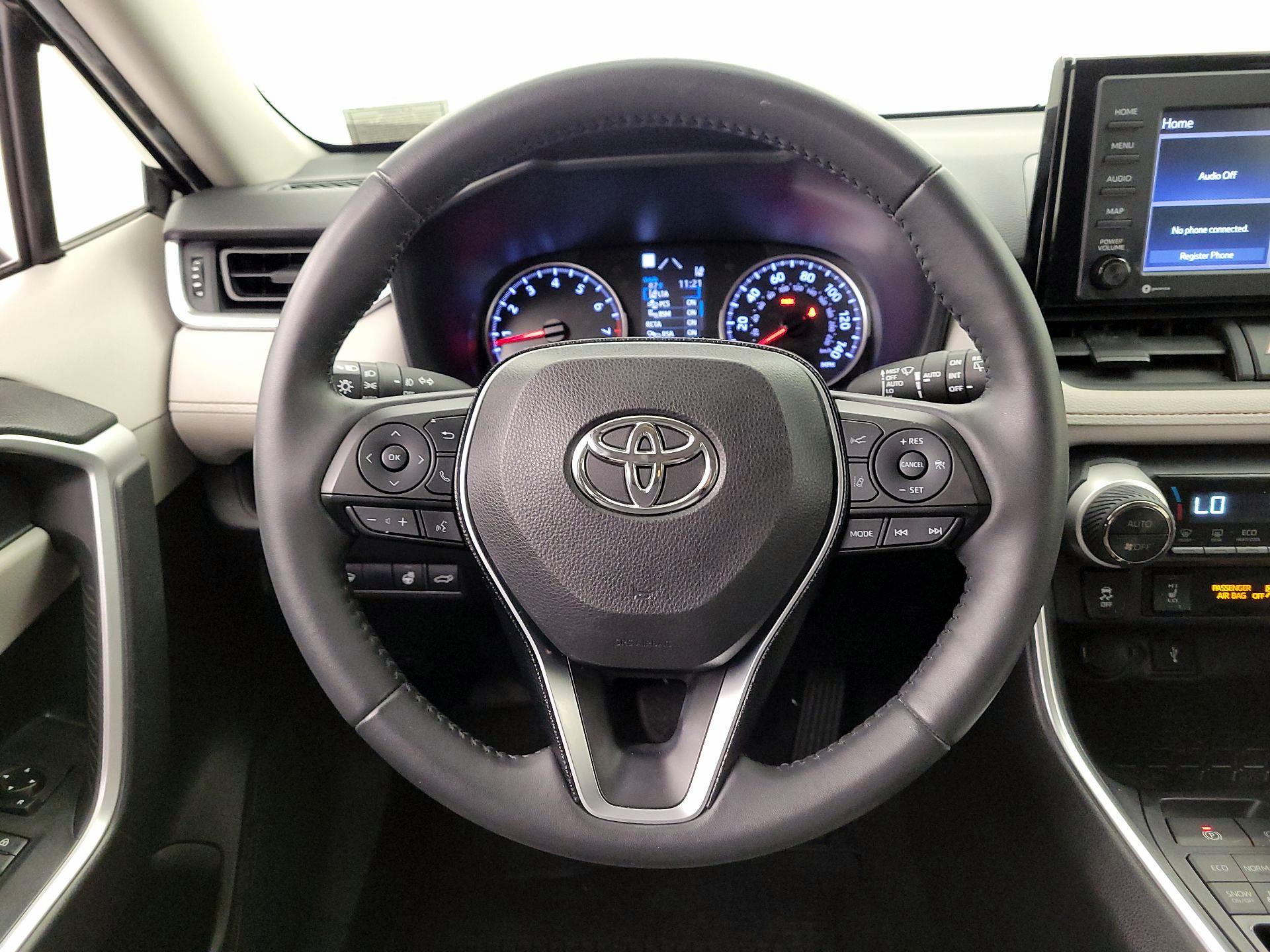 Thumbnail: 2020 Toyota RAV4 - 10