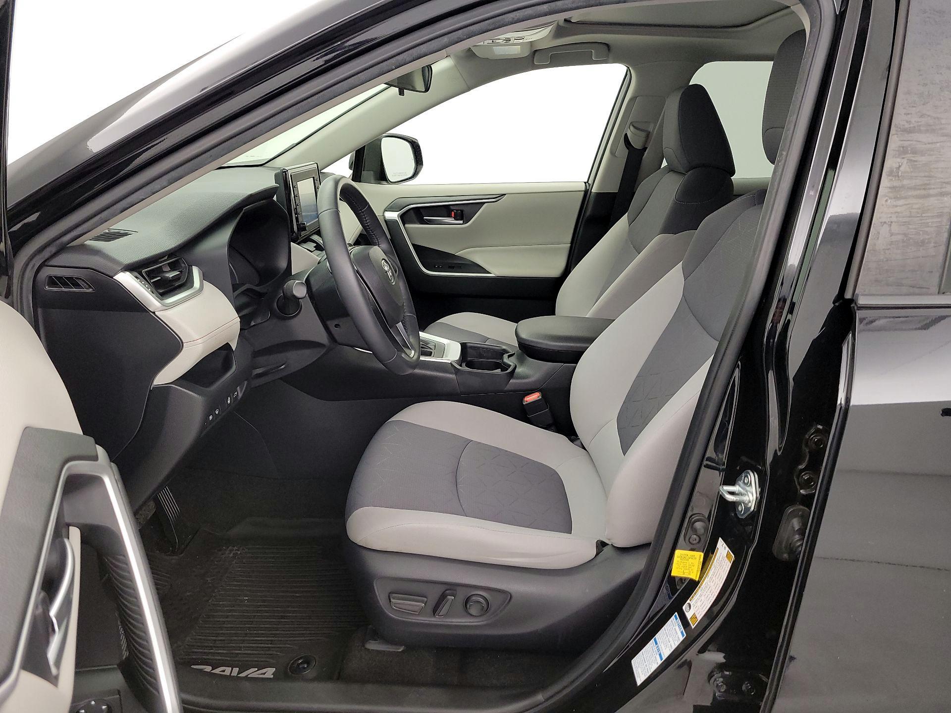 Thumbnail: 2020 Toyota RAV4 - 11