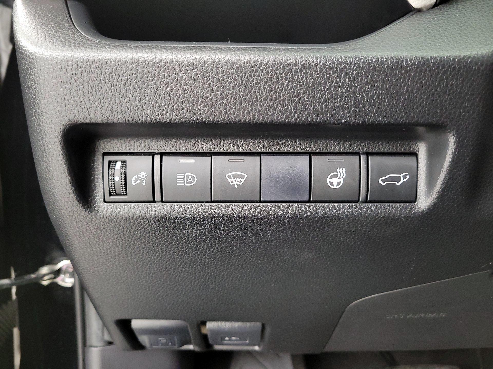 Thumbnail: 2020 Toyota RAV4 - 13