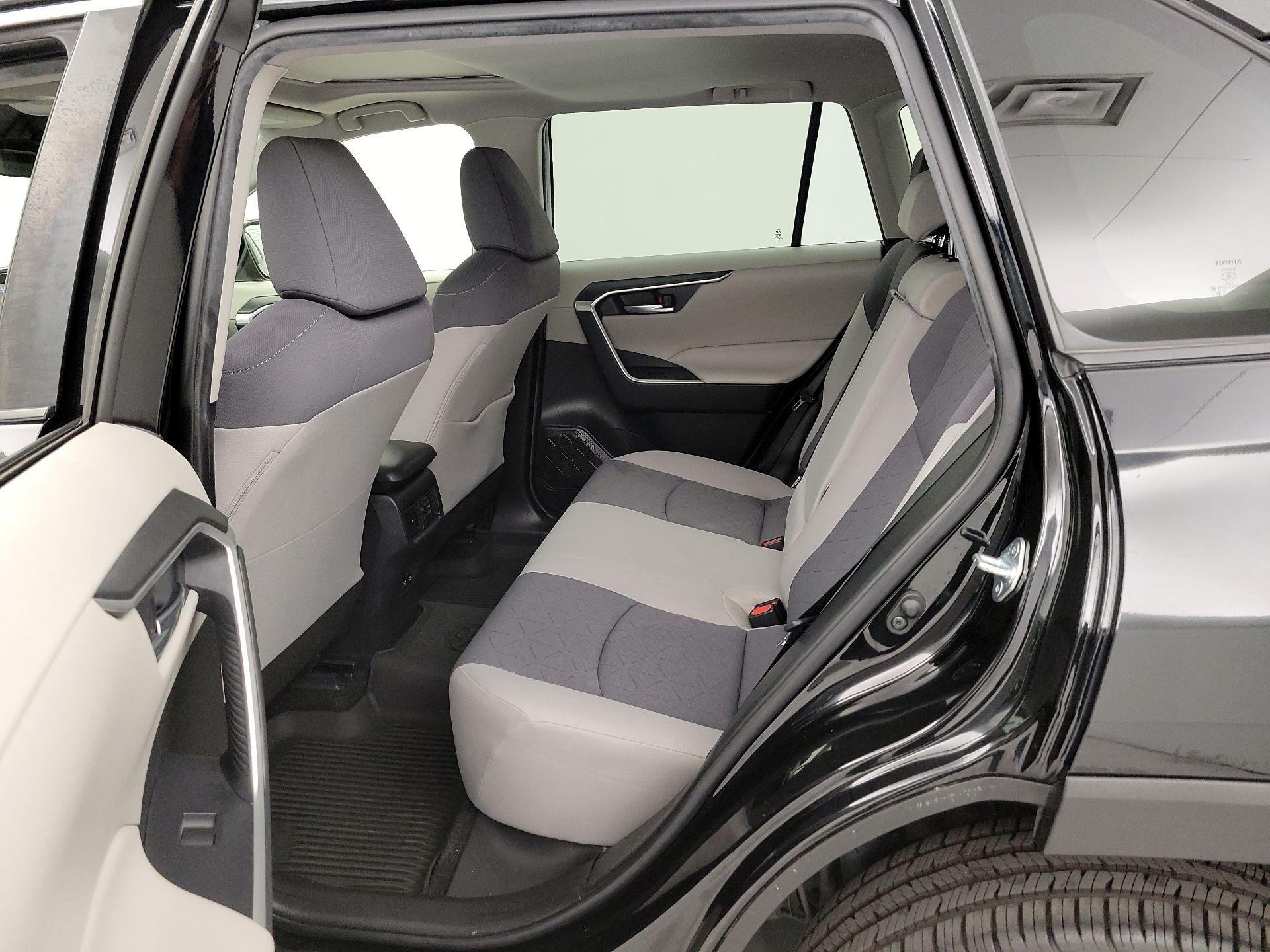 Thumbnail: 2020 Toyota RAV4 - 18