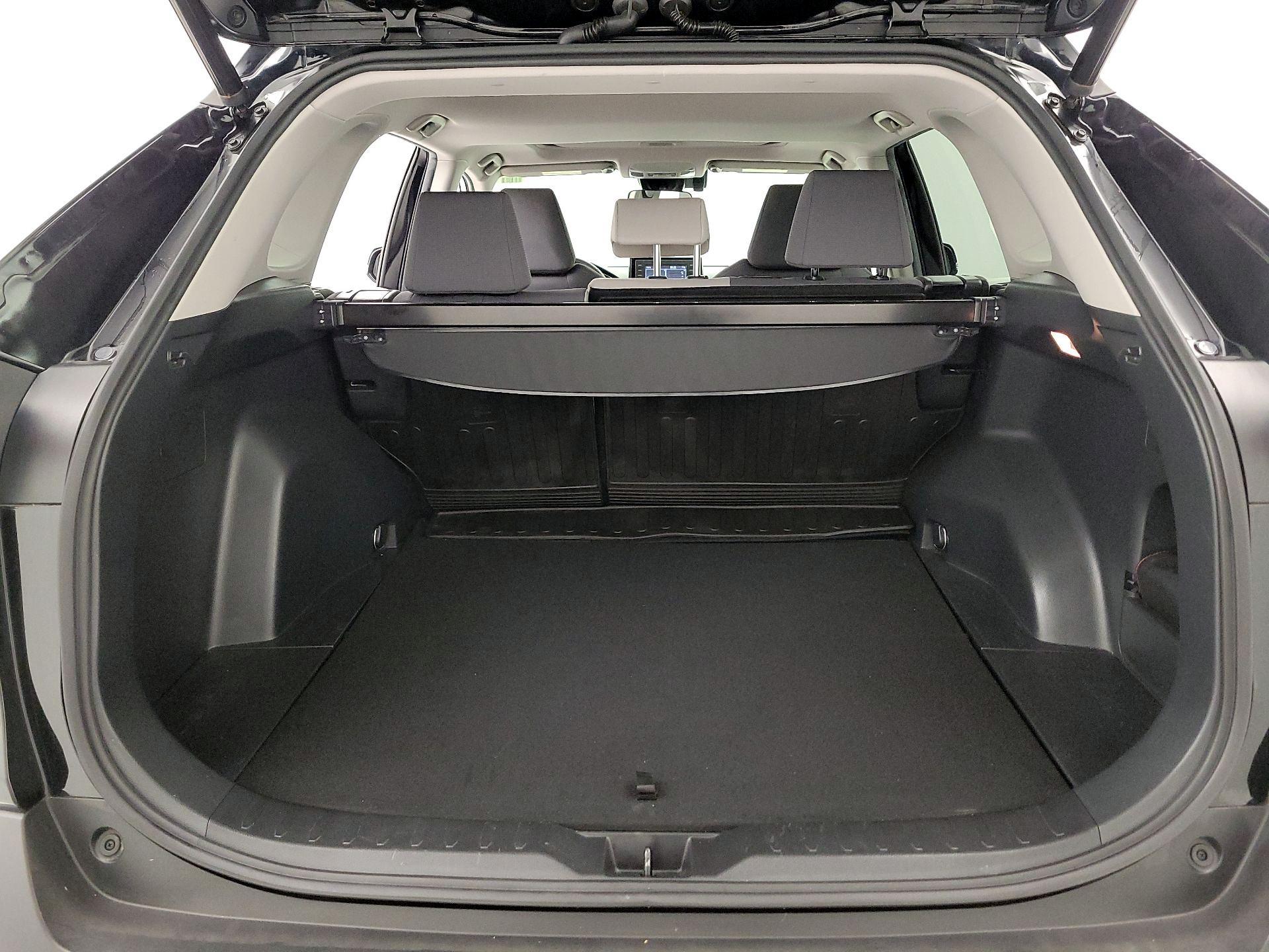 Thumbnail: 2020 Toyota RAV4 - 19