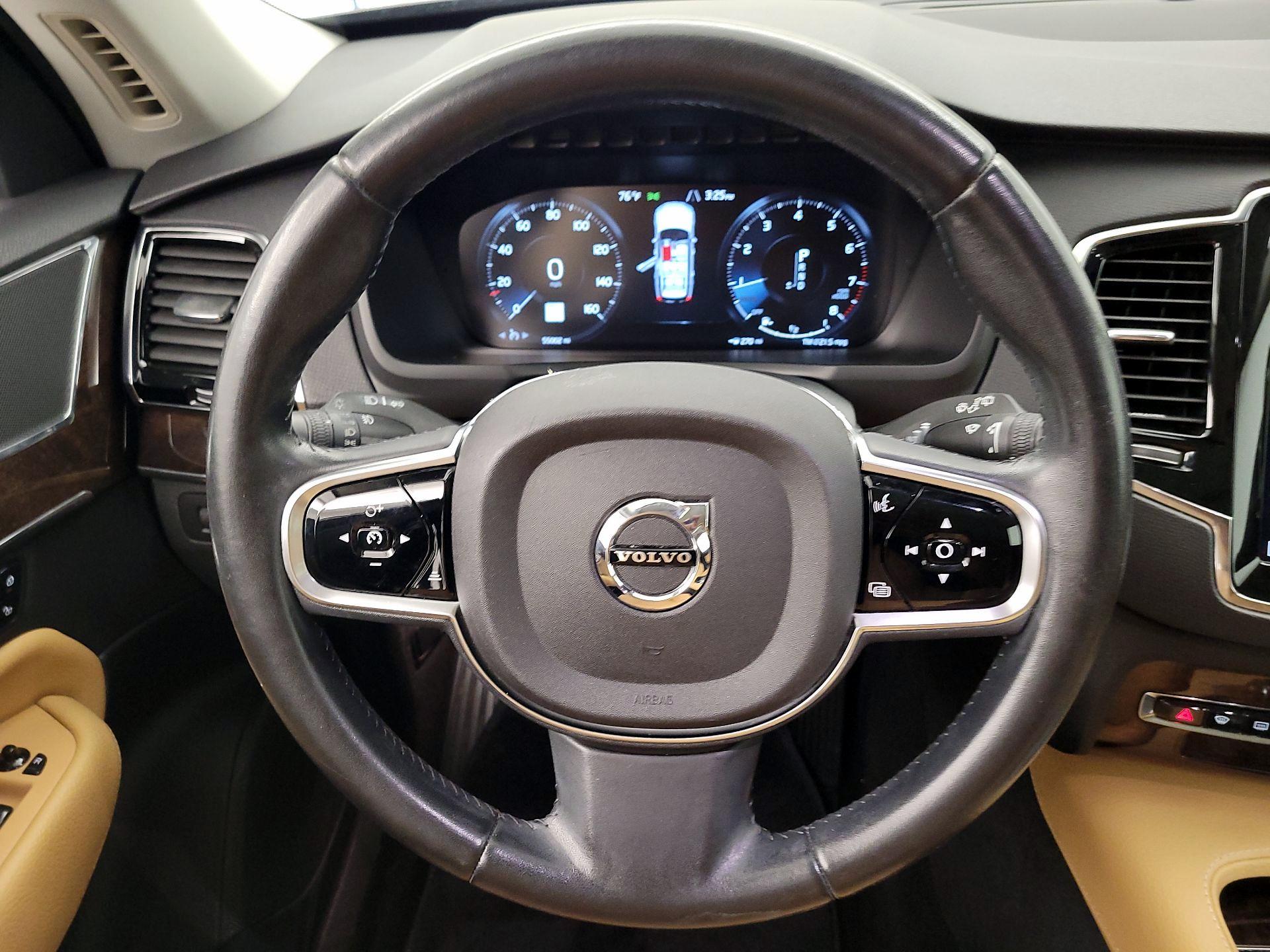 Thumbnail: 2016 Volvo XC90 - 10