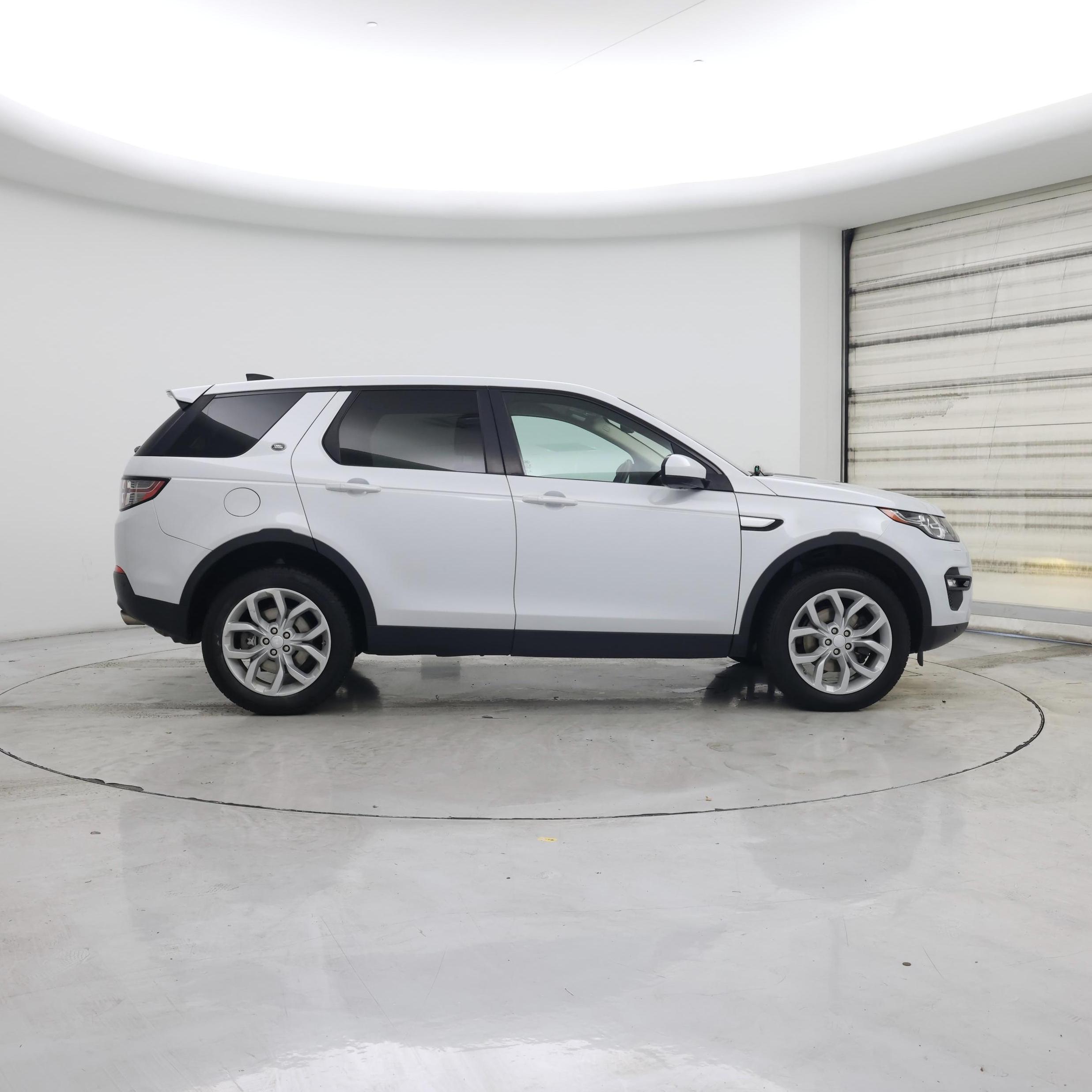 Thumbnail: 2019 Land Rover Discovery Sport - 7