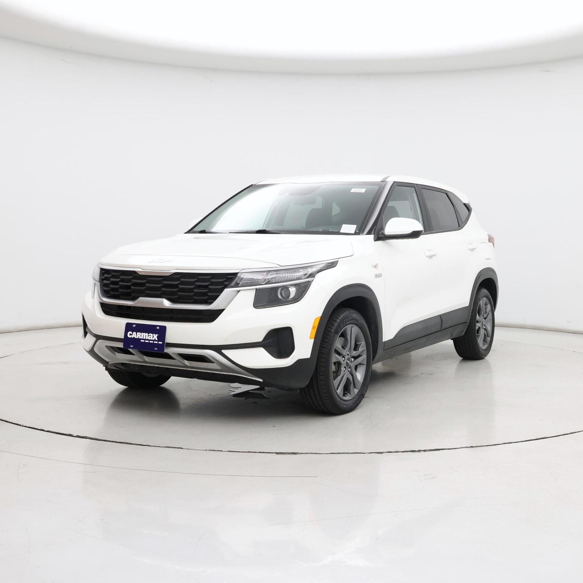 Thumbnail: 2022 Kia Seltos - 4
