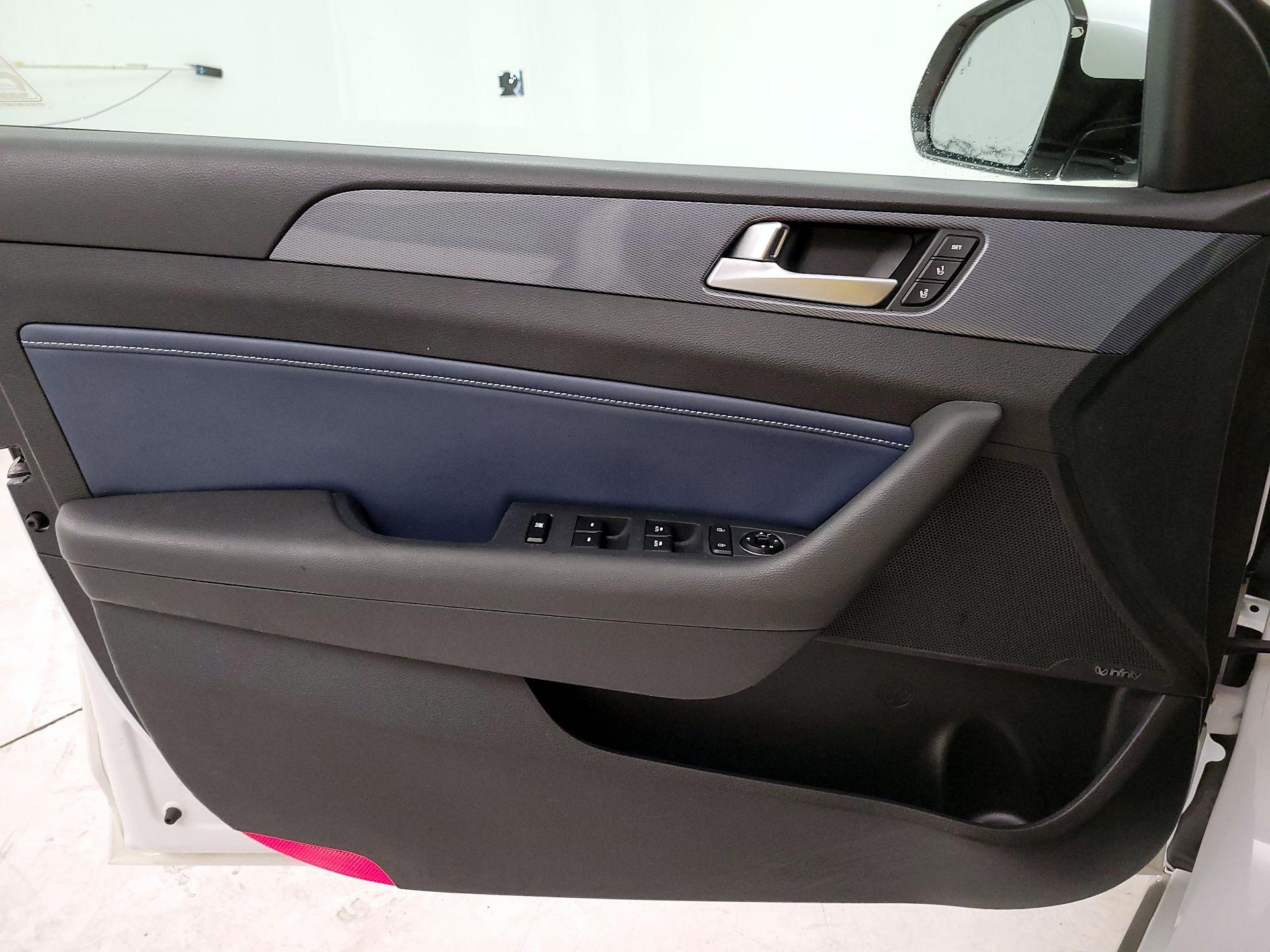 Thumbnail: 2016 Hyundai Sonata - 12