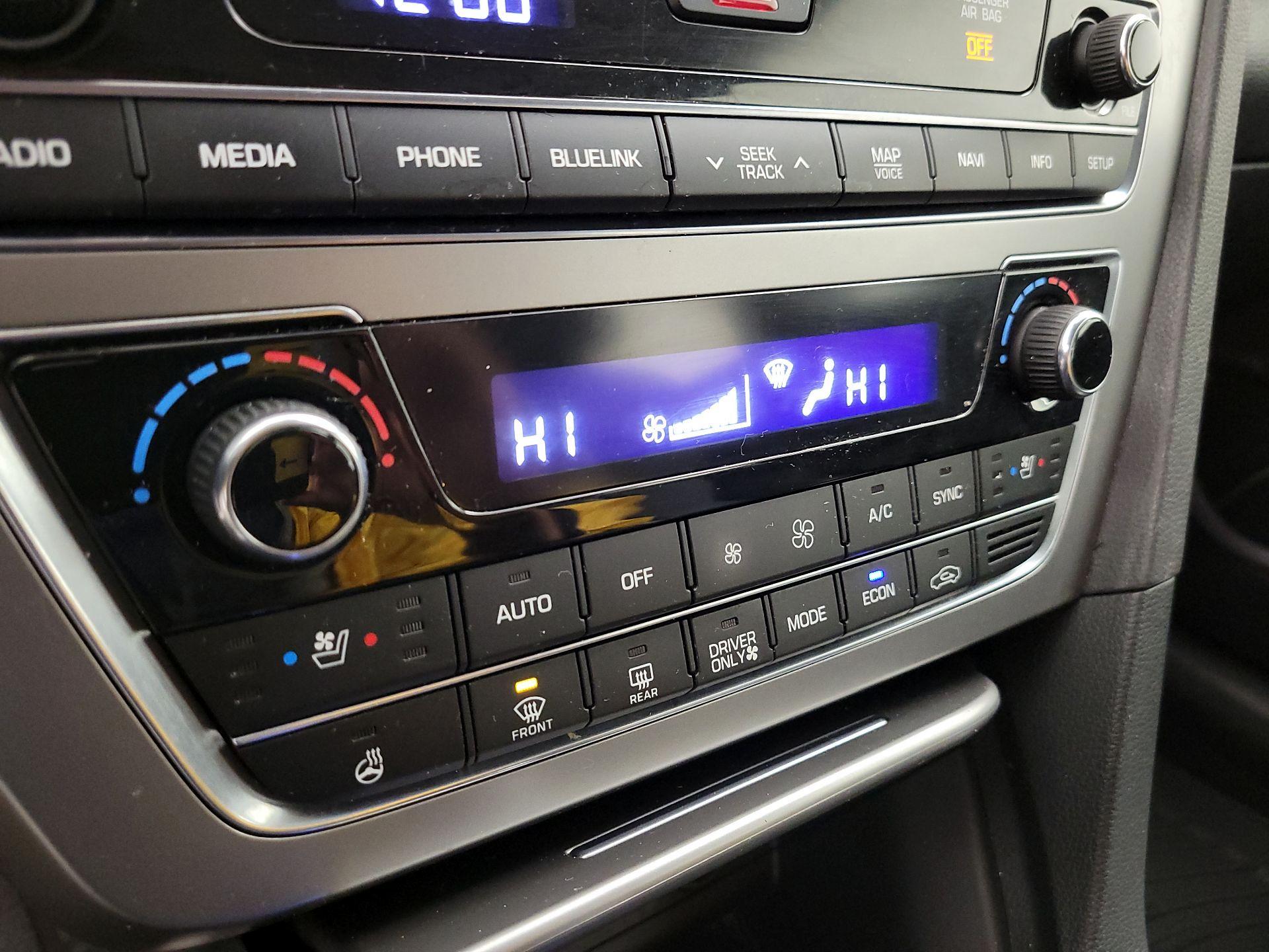 Thumbnail: 2016 Hyundai Sonata - 17