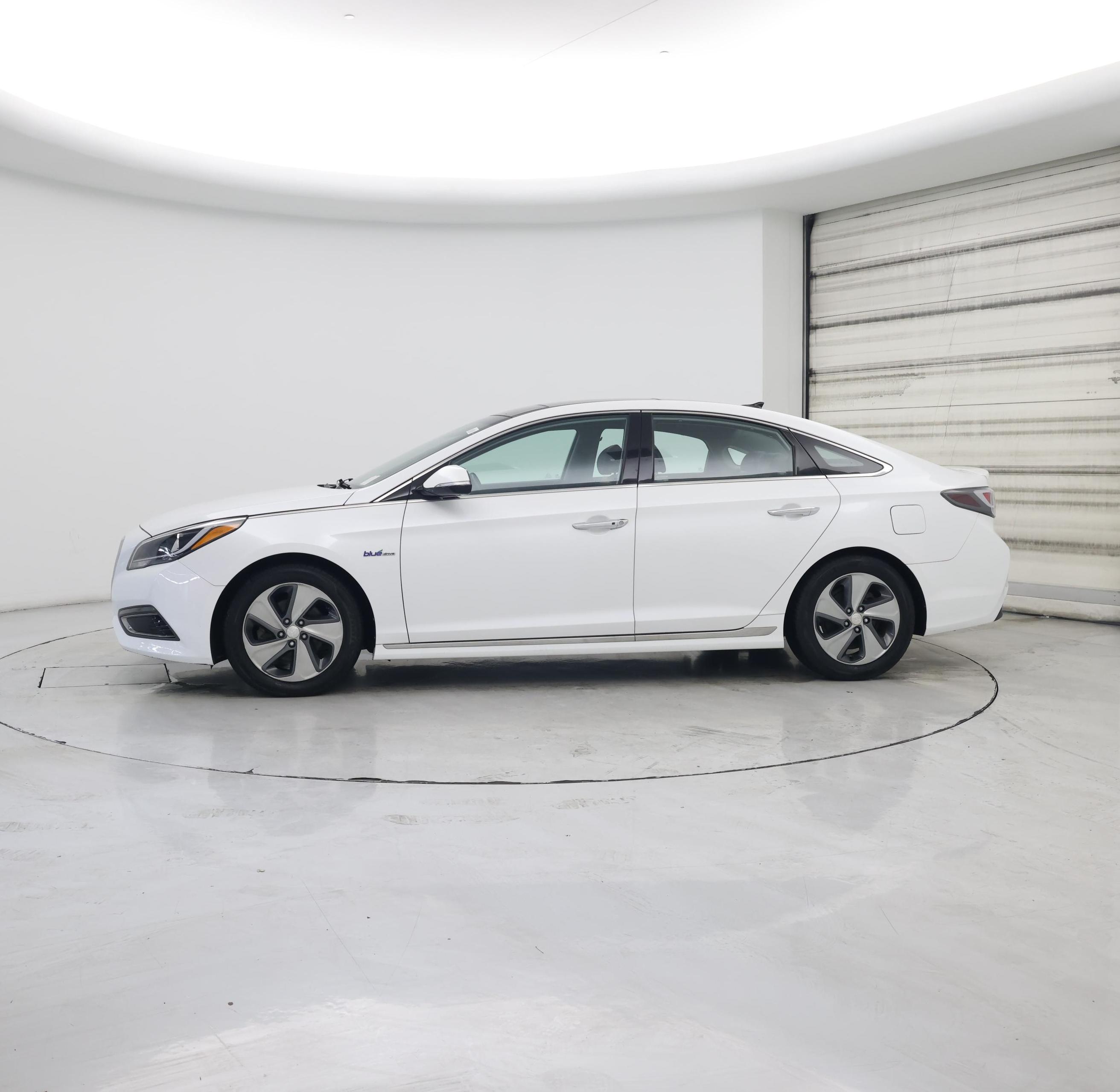 Thumbnail: 2016 Hyundai Sonata - 3