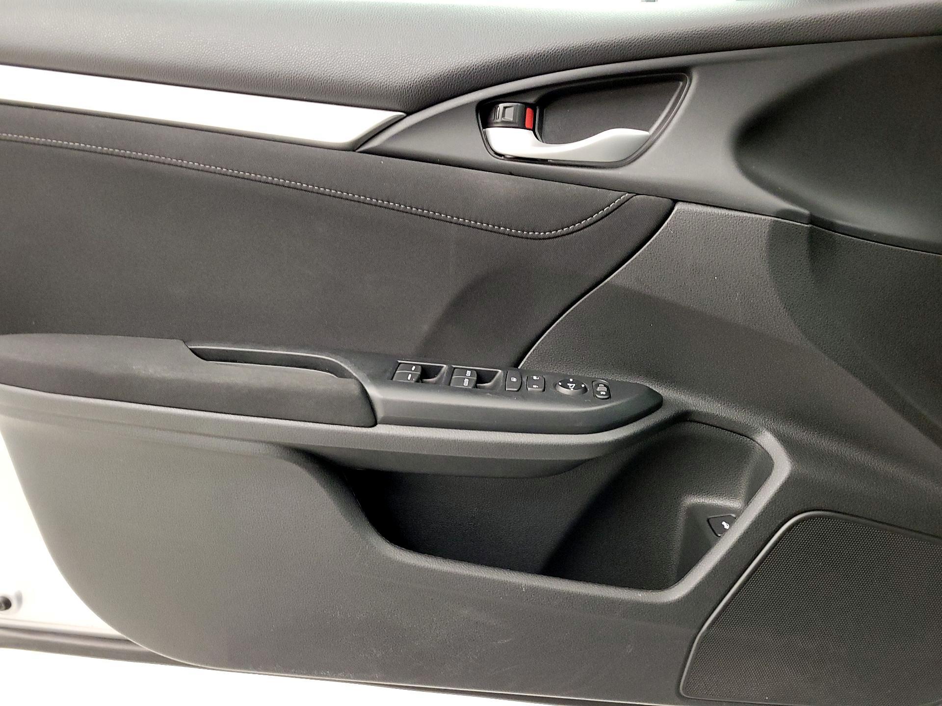 Thumbnail: 2016 Honda Civic - 12