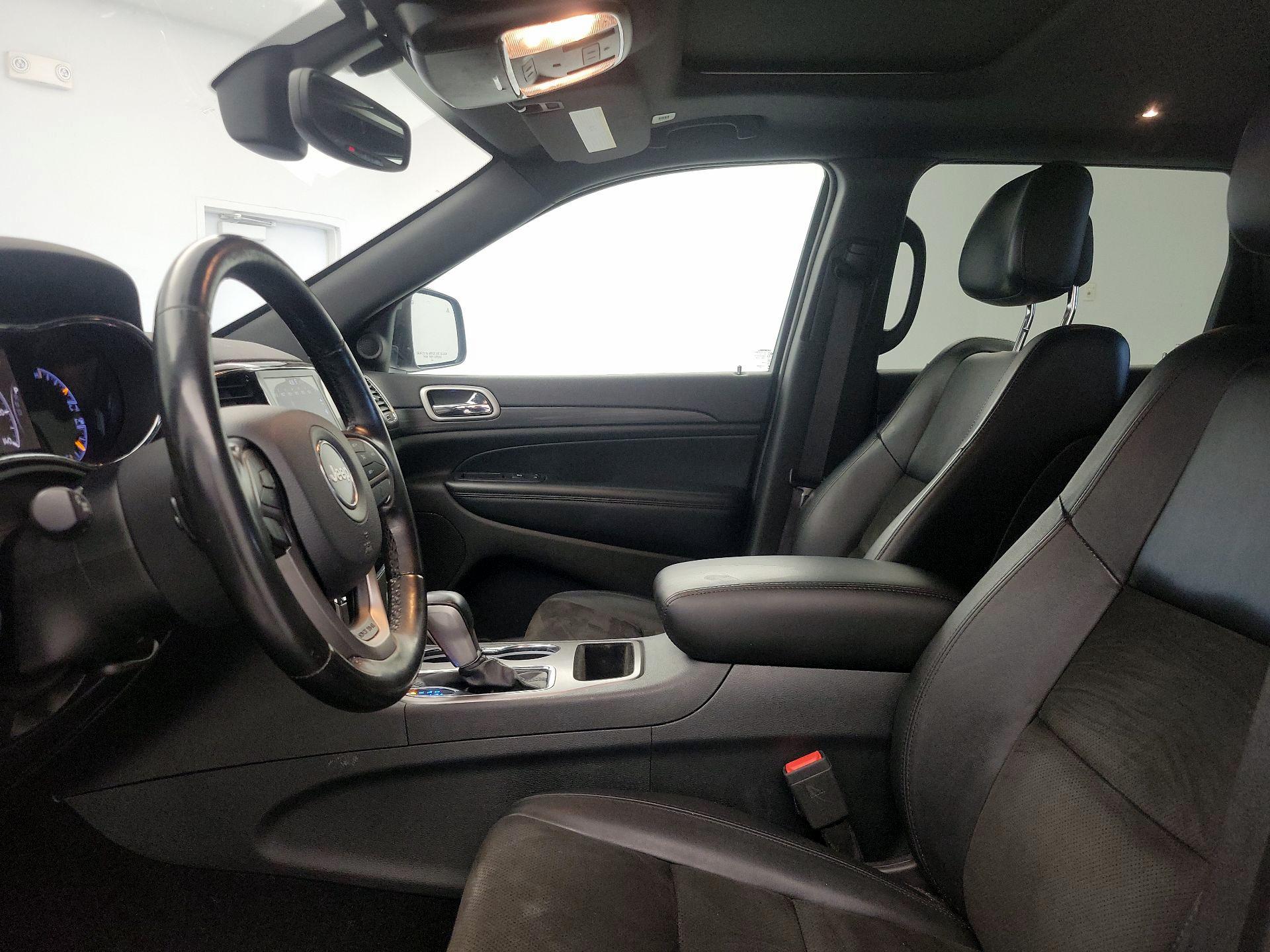 Thumbnail: 2020 Jeep Grand Cherokee - 11