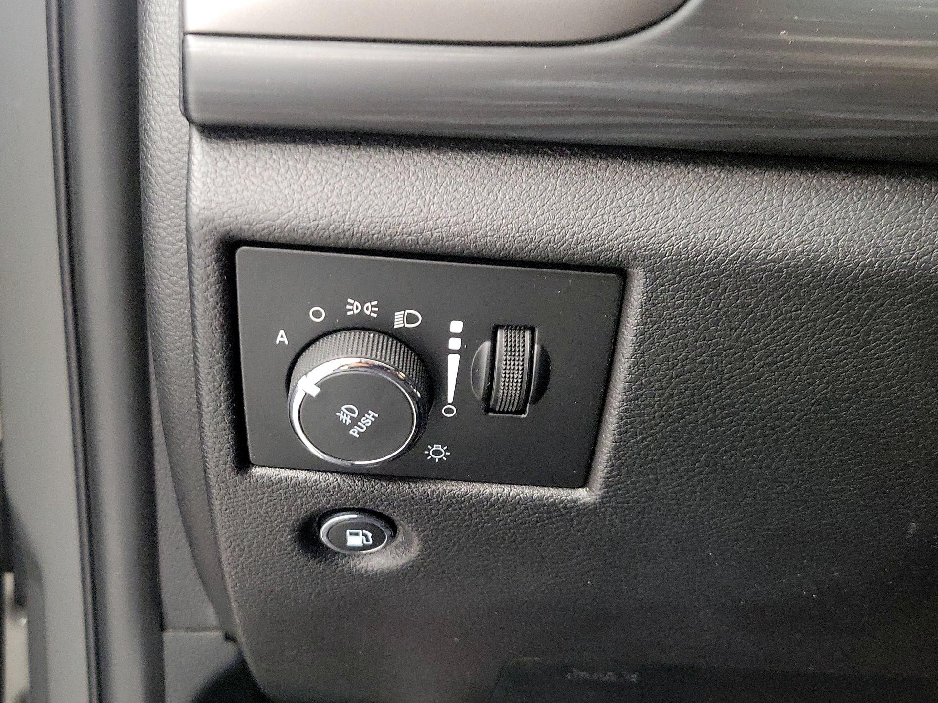 Thumbnail: 2020 Jeep Grand Cherokee - 13